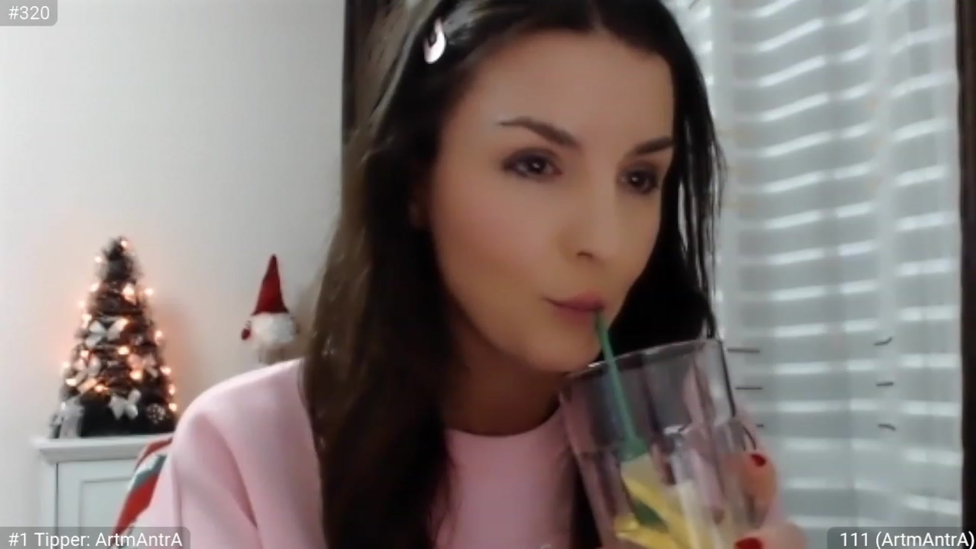 Gallery image thumbnail from XmasXcitedGal's myfreecams stream on, 12/27/2022, 20:32 image 1 of 20