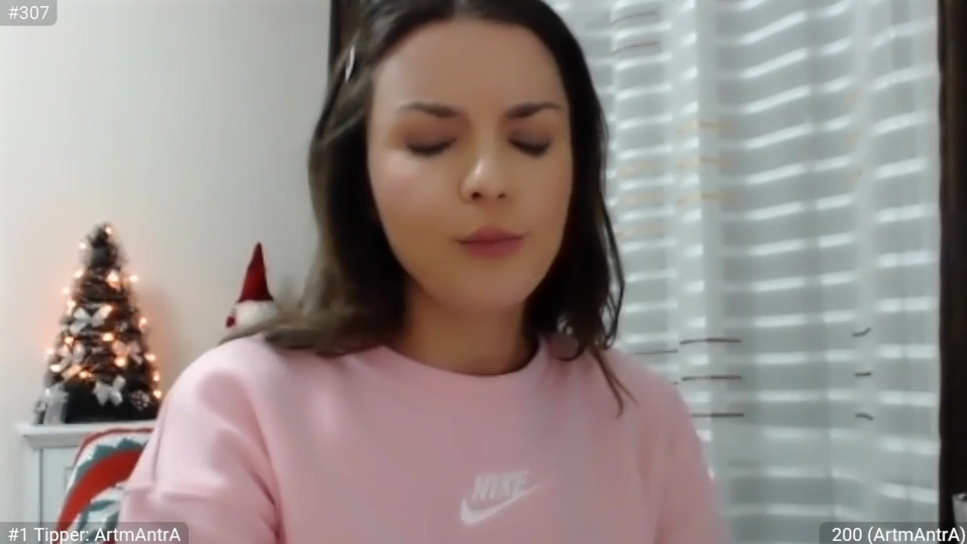 Gallery image thumbnail from XmasXcitedGal's myfreecams stream on, 12/27/2022, 20:32 image 14 of 20