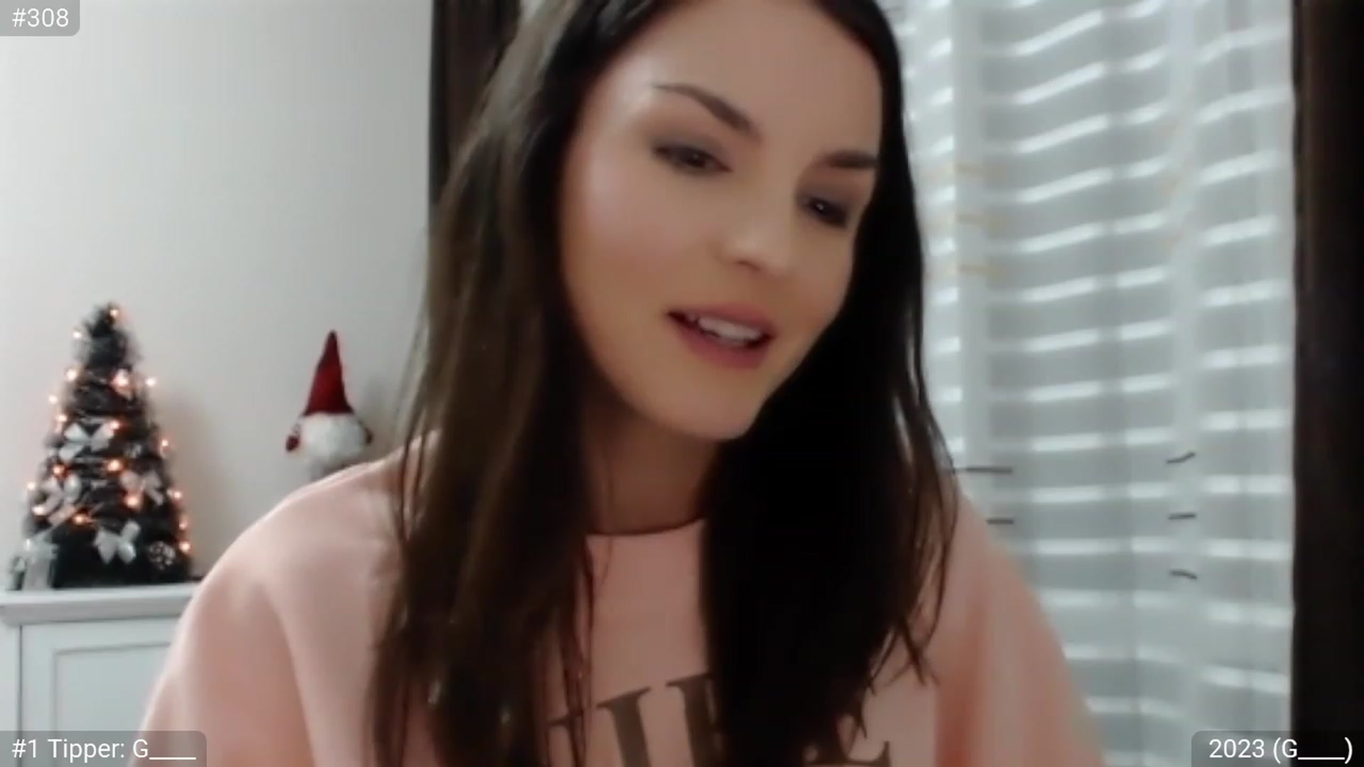 Gallery image thumbnail from XmasXcitedGal's myfreecams stream on, 01/01/2023, 24:03 image 14 of 20