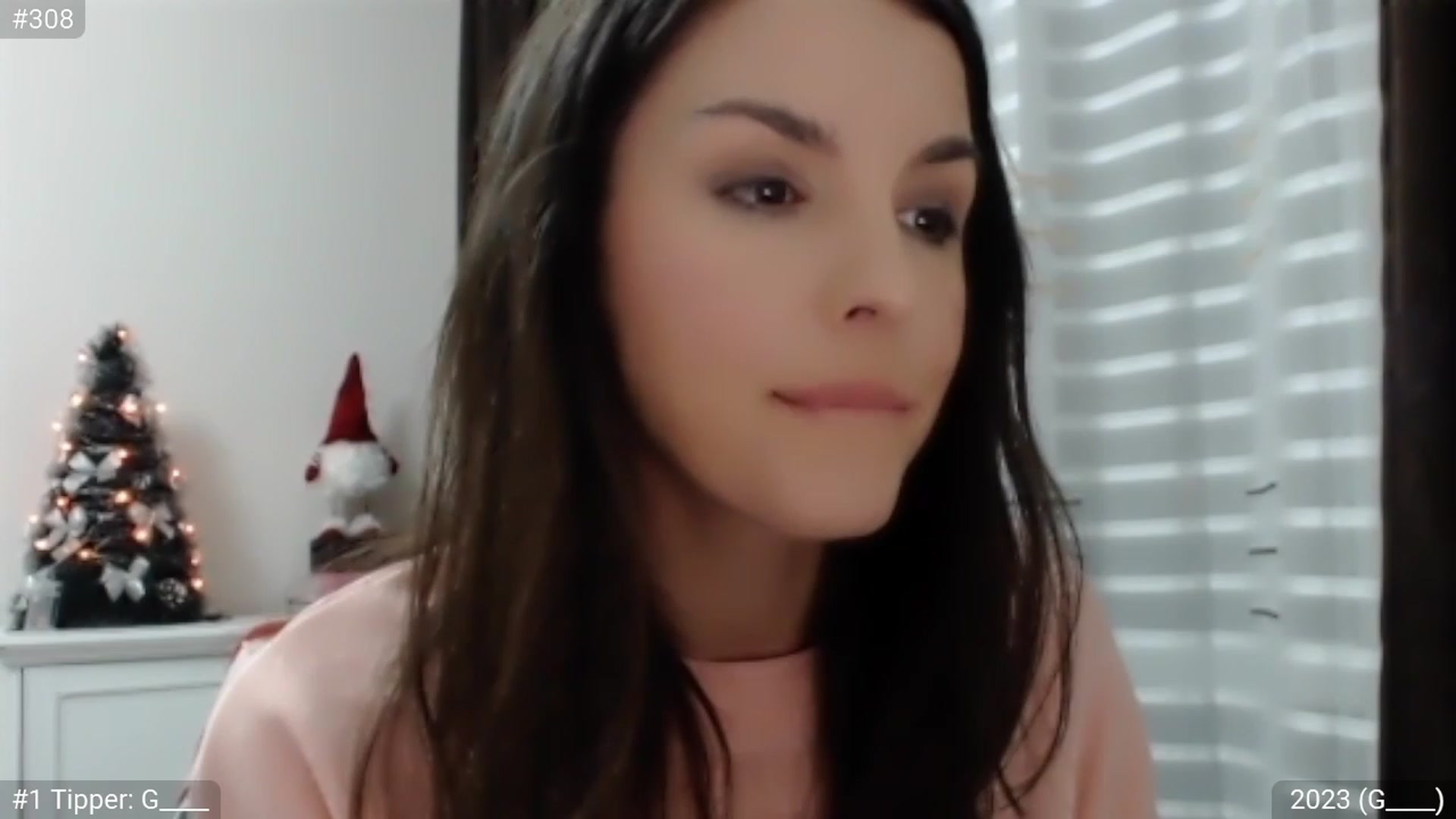 Gallery image thumbnail from XmasXcitedGal's myfreecams stream on, 01/01/2023, 24:03 image 15 of 20