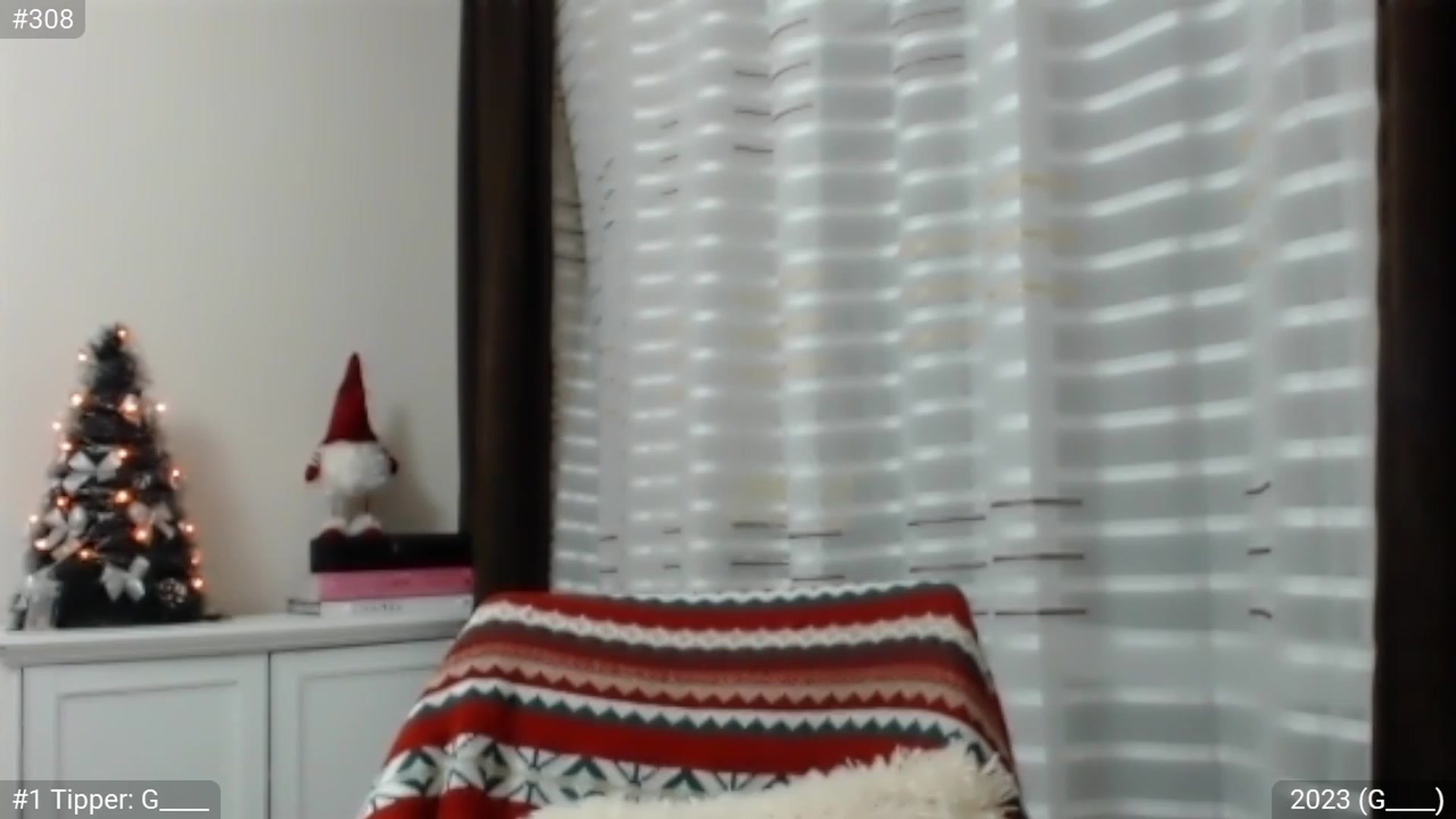 Gallery image thumbnail from XmasXcitedGal's myfreecams stream on, 01/01/2023, 24:03 image 17 of 20