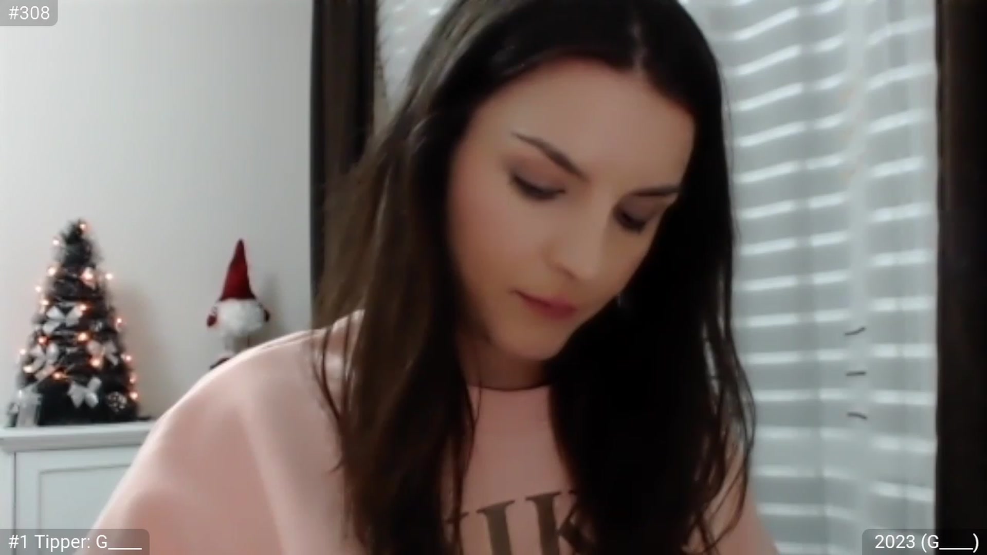 Gallery image thumbnail from XmasXcitedGal's myfreecams stream on, 01/01/2023, 01:28 image 7 of 20