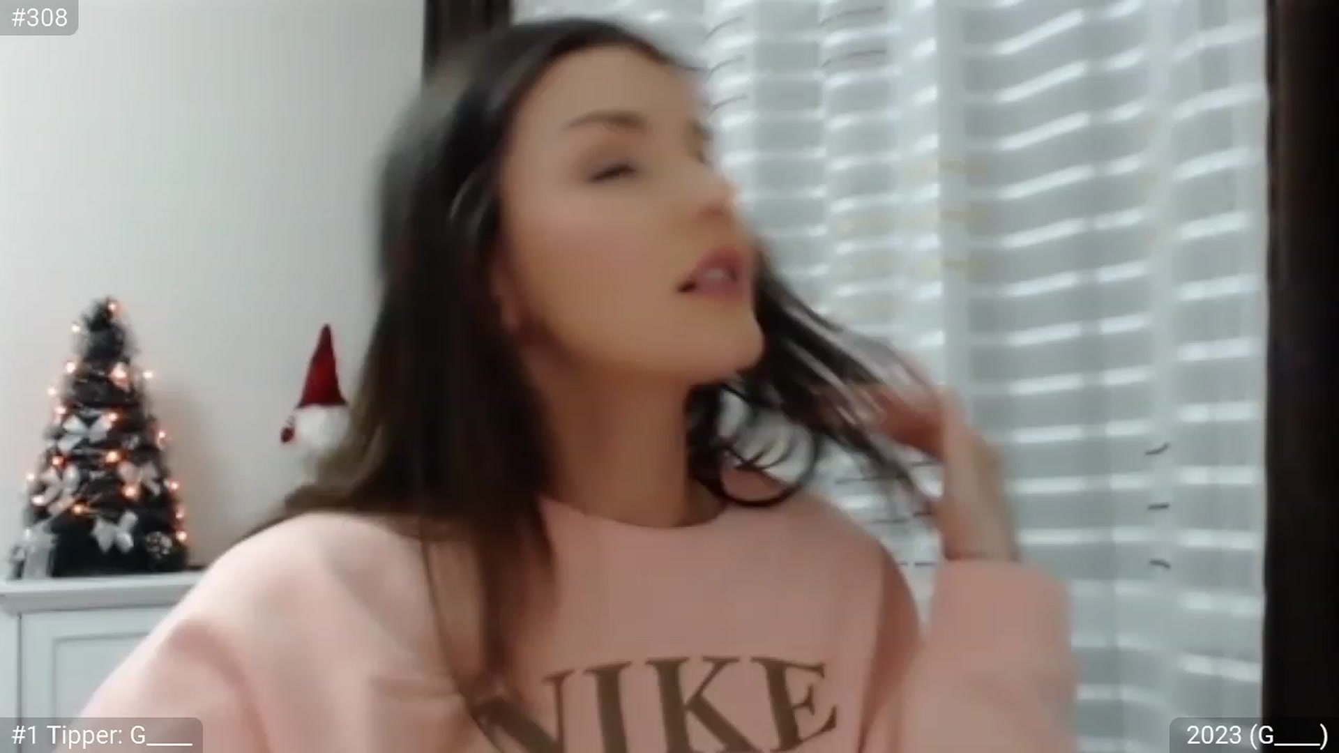 Gallery image thumbnail from XmasXcitedGal's myfreecams stream on, 01/01/2023, 01:28 image 10 of 20