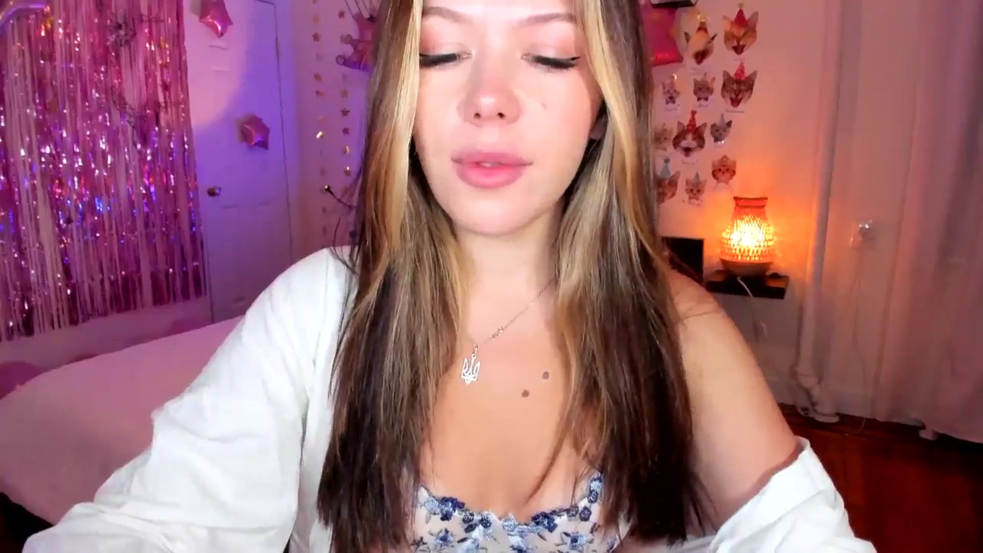 Gallery image thumbnail from Xmas_Baby's myfreecams stream on, 12/08/2024, 05:49 image 2 of 20