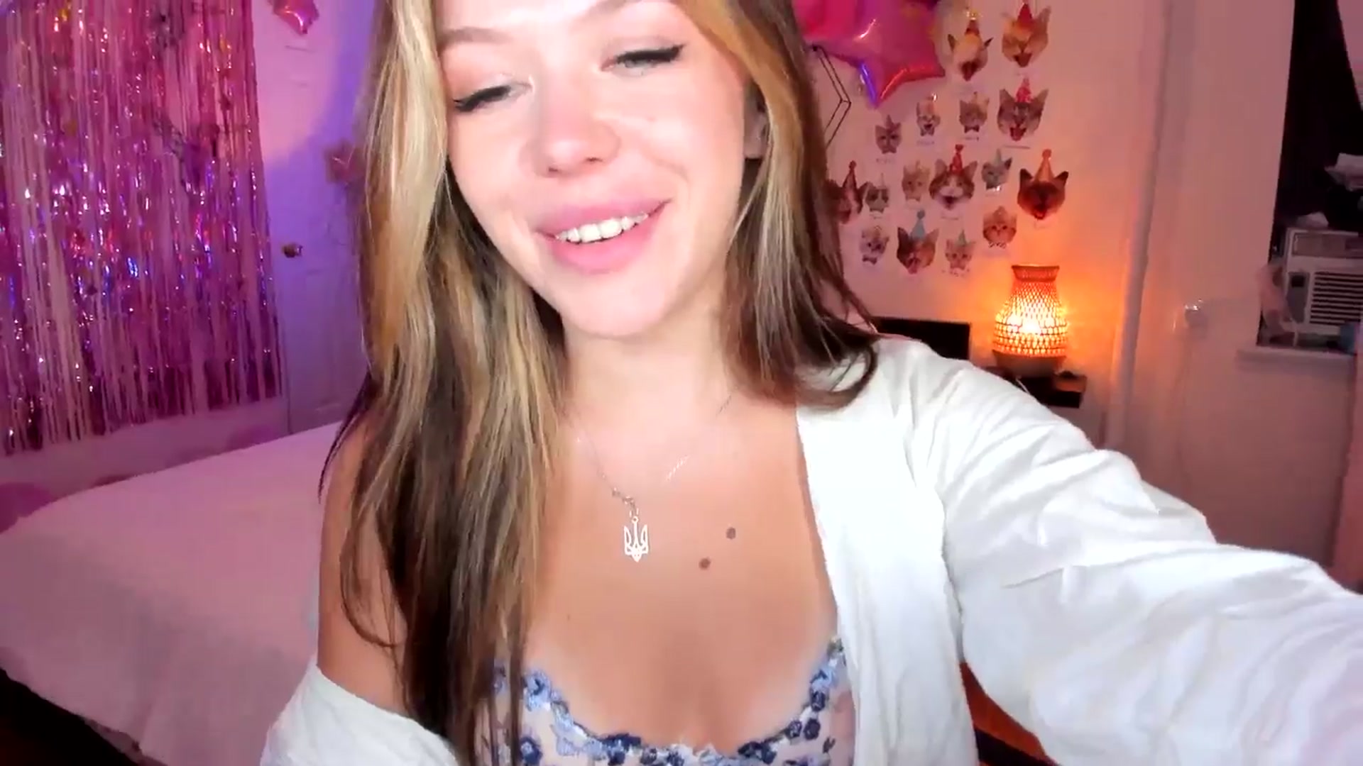 Gallery image thumbnail from Xmas_Baby's myfreecams stream on, 12/08/2024, 05:49 image 4 of 20