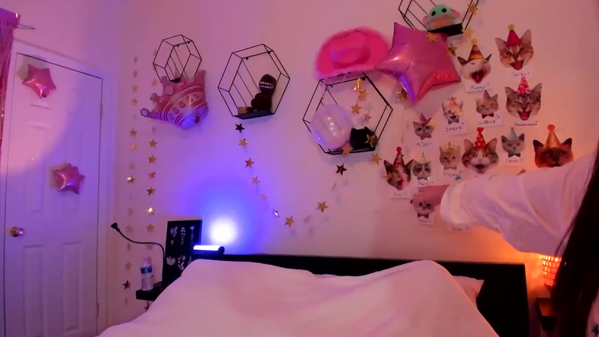 Gallery image thumbnail from Xmas_Baby's myfreecams stream on, 12/08/2024, 05:49 image 3 of 20