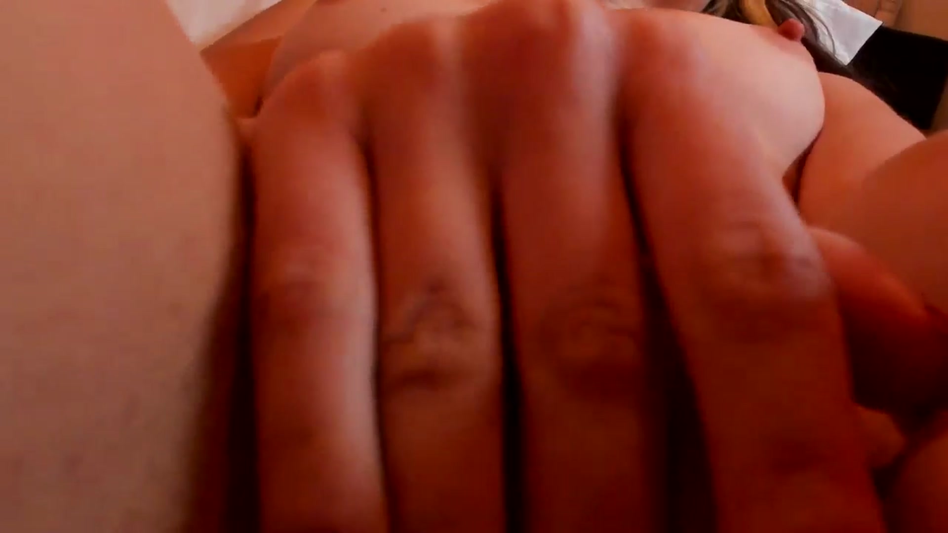Gallery image thumbnail from Xmas_Baby's myfreecams stream on, 12/08/2024, 08:09 image 11 of 20