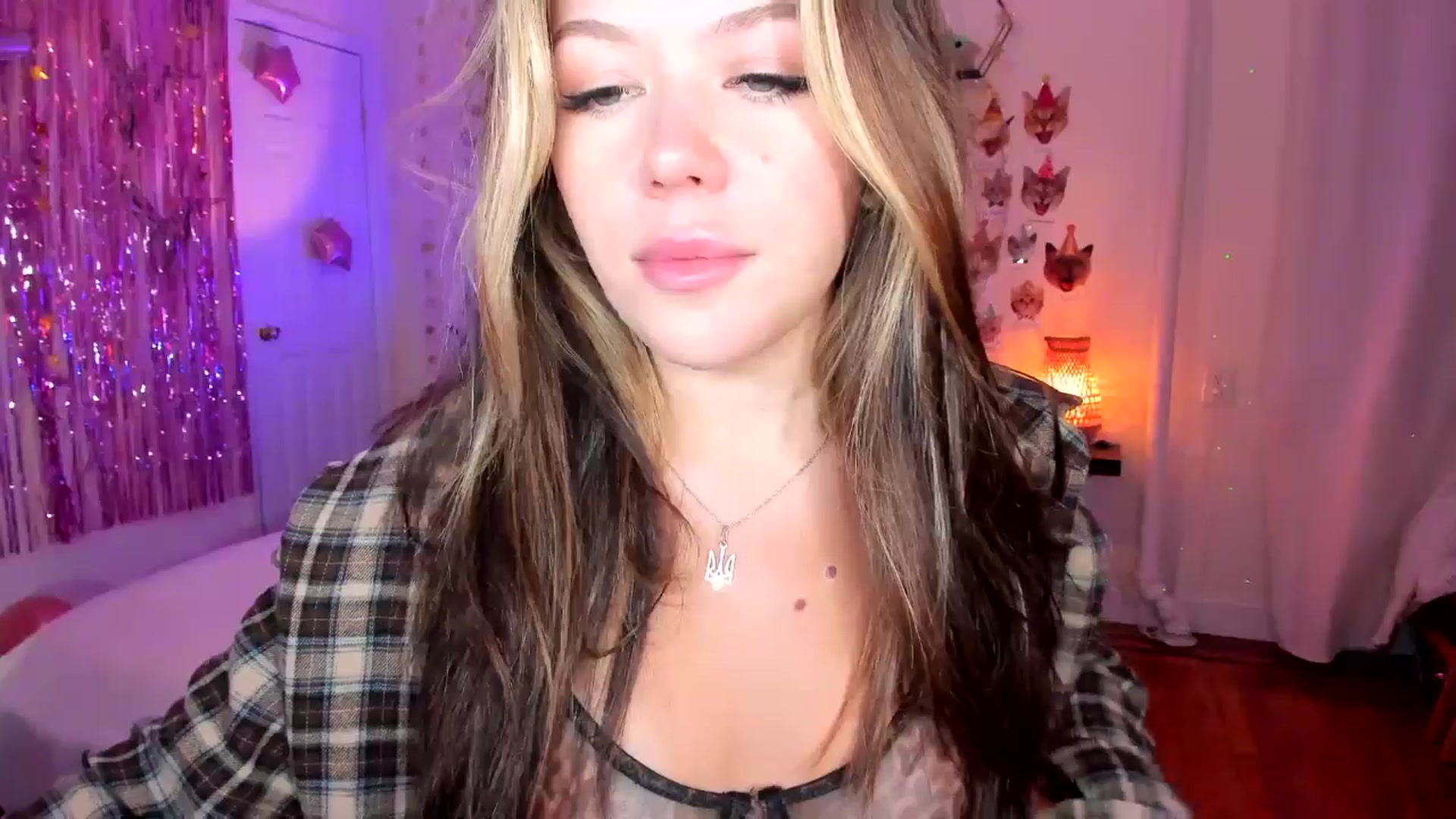 Gallery image thumbnail from Xmas_Baby's myfreecams stream on, 12/09/2024, 04:26 image 10 of 20