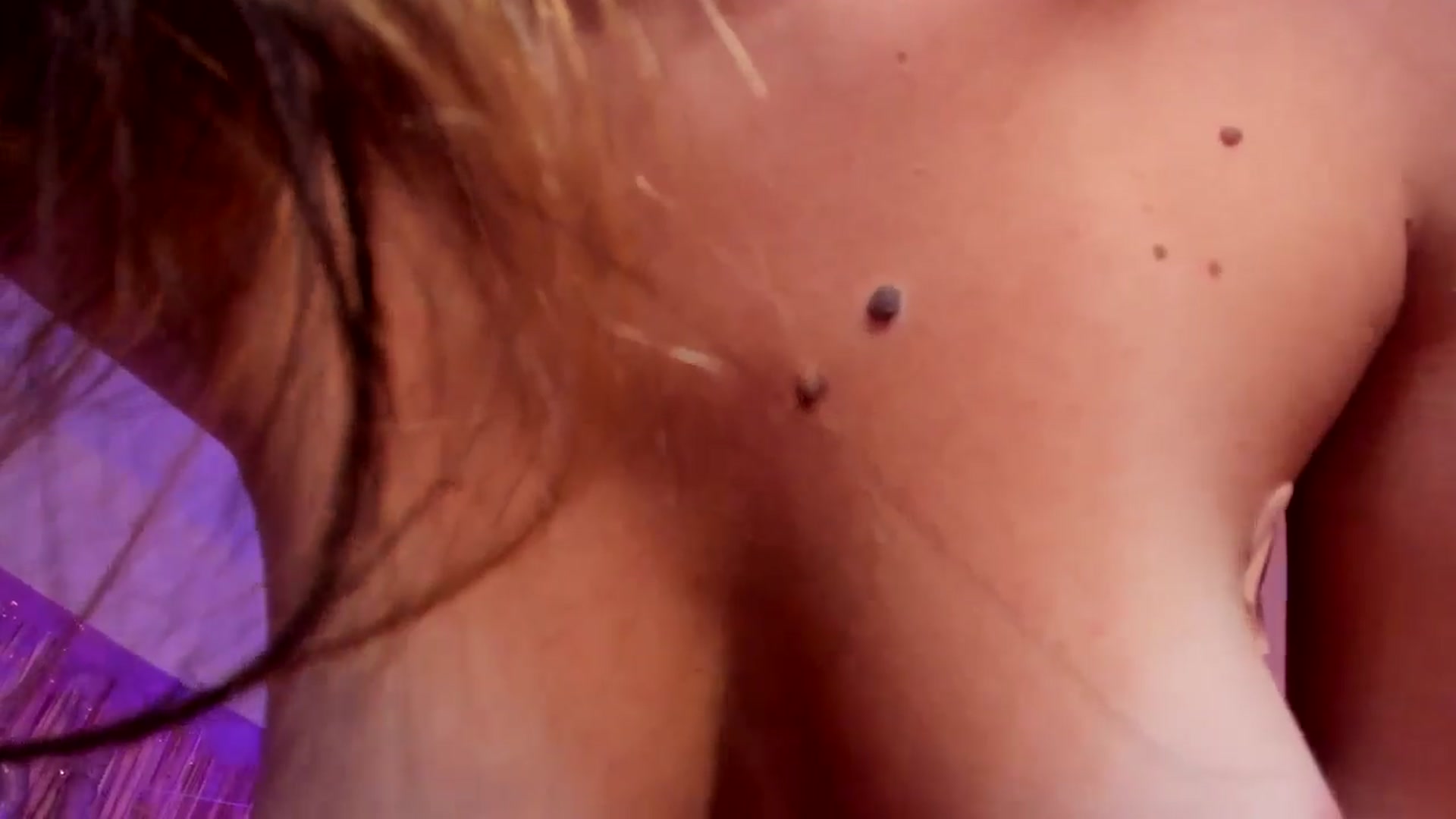 Gallery image thumbnail from Xmas_Baby's myfreecams stream on, 12/12/2024, 02:00 image 7 of 20