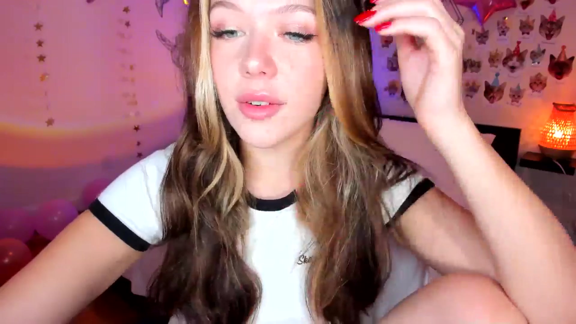 Gallery image thumbnail from Xmas_Baby's myfreecams stream on, 12/16/2024, 24:01 image 3 of 20