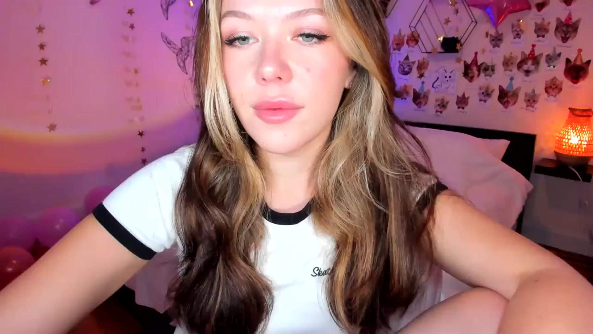 Gallery image thumbnail from Xmas_Baby's myfreecams stream on, 12/16/2024, 24:01 image 1 of 20