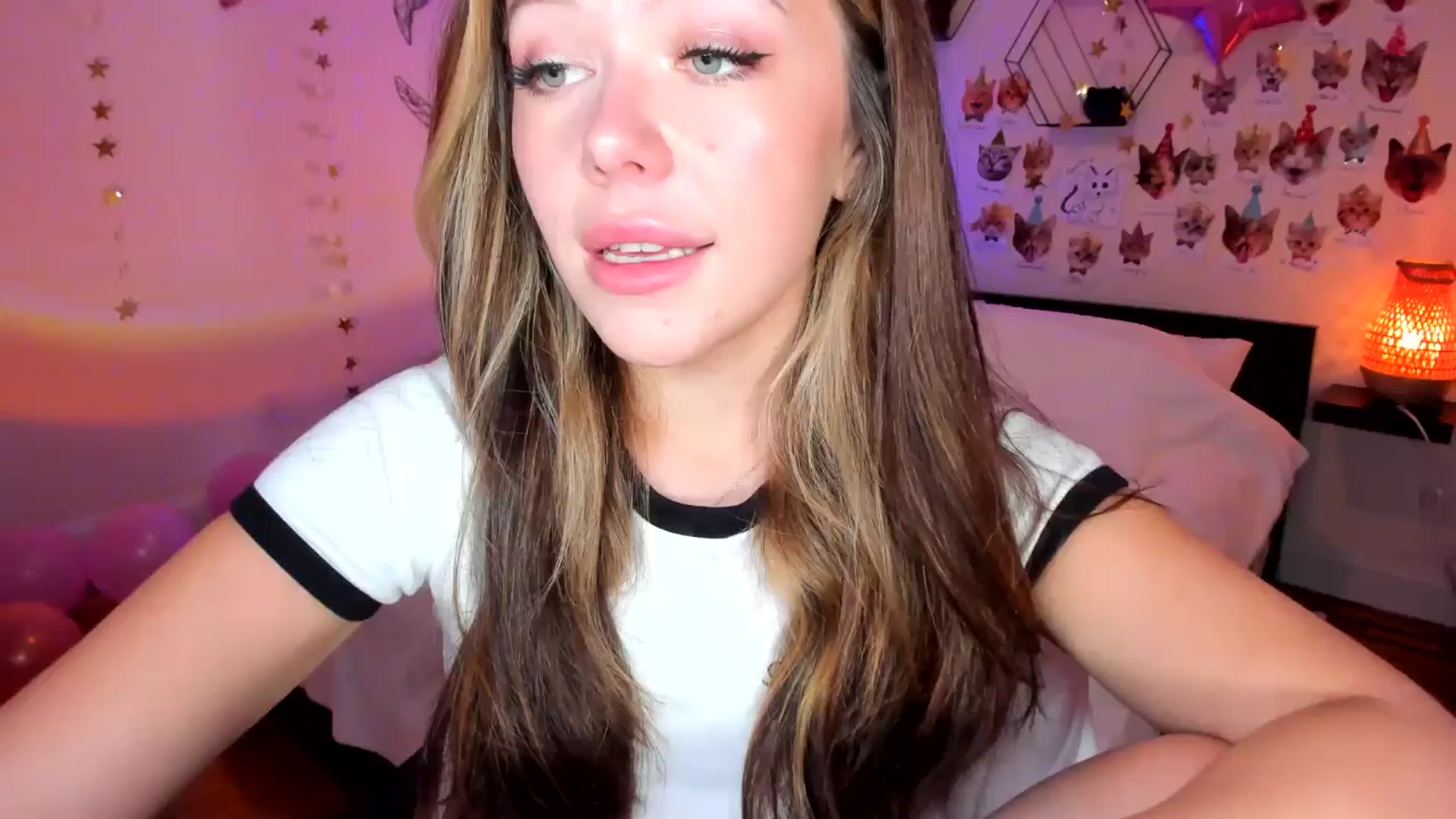 Gallery image thumbnail from Xmas_Baby's myfreecams stream on, 12/16/2024, 24:01 image 12 of 20