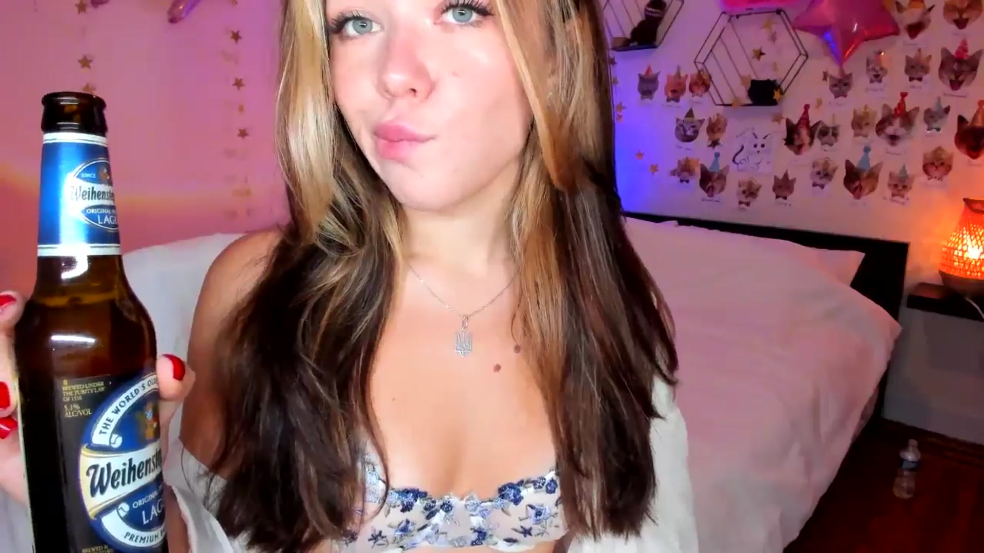 Gallery image thumbnail from Xmas_Baby's myfreecams stream on, 12/16/2024, 24:47 image 4 of 20