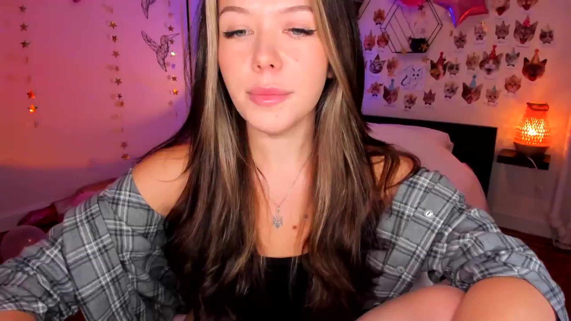 Gallery image thumbnail from Xmas_Baby's myfreecams stream on, 12/19/2024, 24:00 image 1 of 20