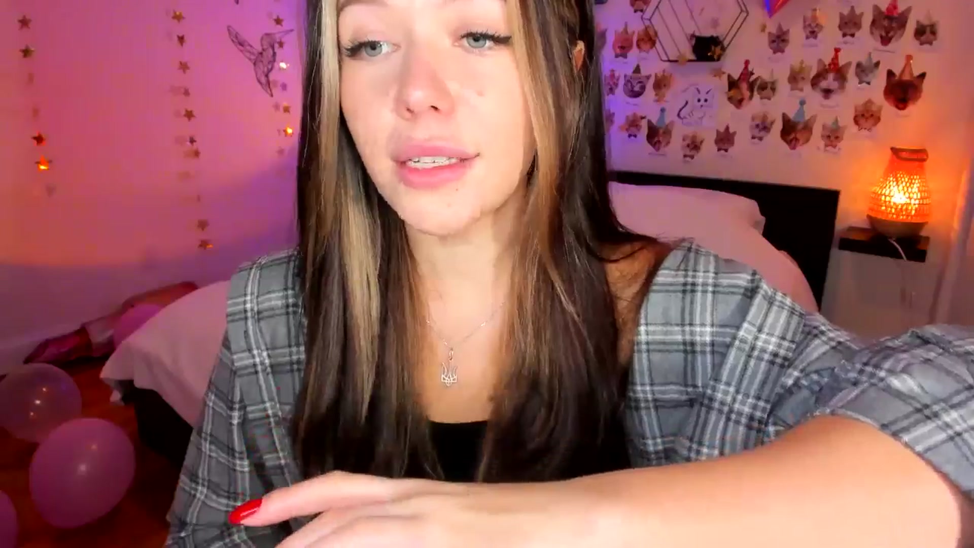 Gallery image thumbnail from Xmas_Baby's myfreecams stream on, 12/19/2024, 03:15 image 8 of 20