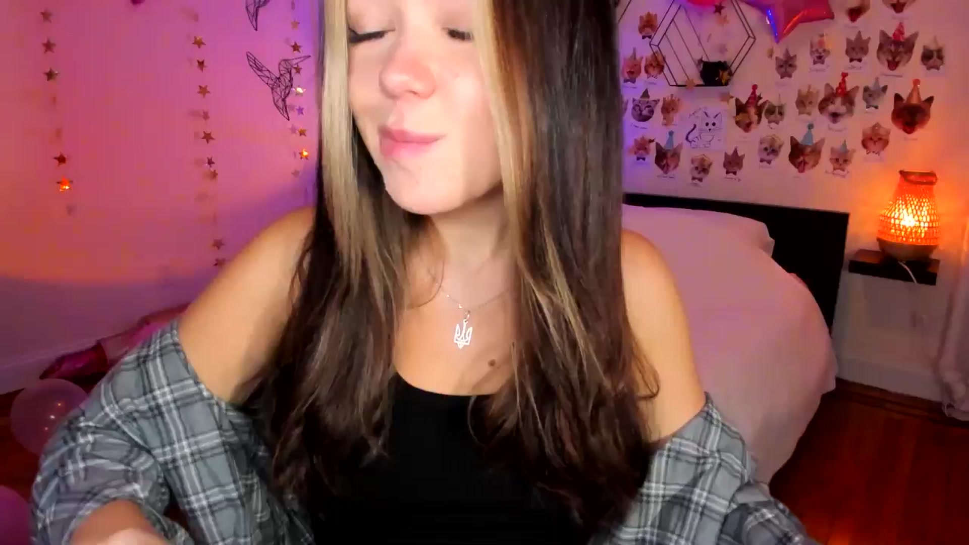 Gallery image thumbnail from Xmas_Baby's myfreecams stream on, 12/19/2024, 03:15 image 4 of 20