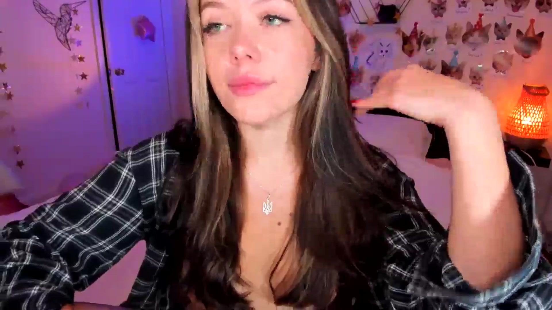 Gallery image thumbnail from Xmas_Baby's myfreecams stream on, 12/19/2024, 07:28 image 12 of 20