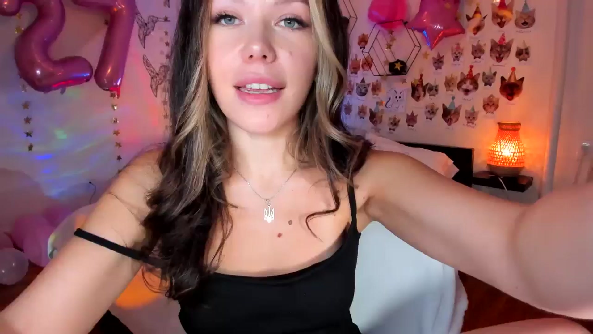 Gallery image thumbnail from Xmas_Baby's myfreecams stream on, 12/24/2024, 22:26 image 9 of 20