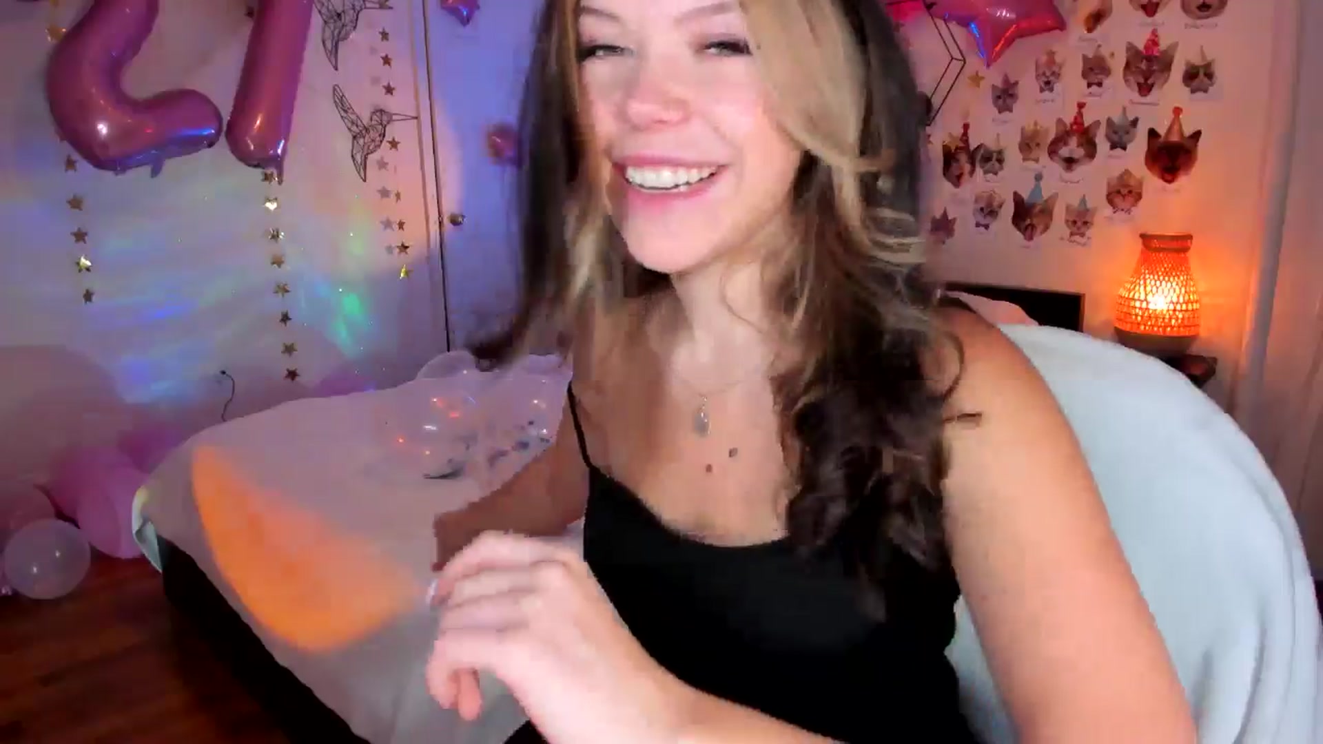 Gallery image thumbnail from Xmas_Baby's myfreecams stream on, 12/24/2024, 22:26 image 13 of 20