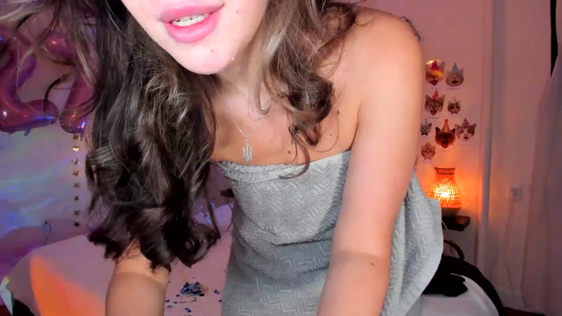 Gallery image thumbnail from Xmas_Baby's myfreecams stream on, 12/25/2024, 04:27 image 16 of 20