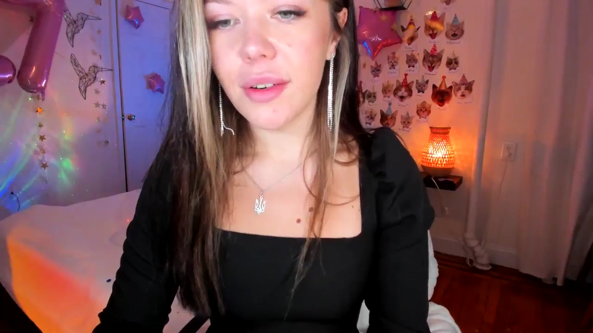 Gallery image thumbnail from Xmas_Baby's myfreecams stream on, 12/25/2024, 23:29 image 20 of 20