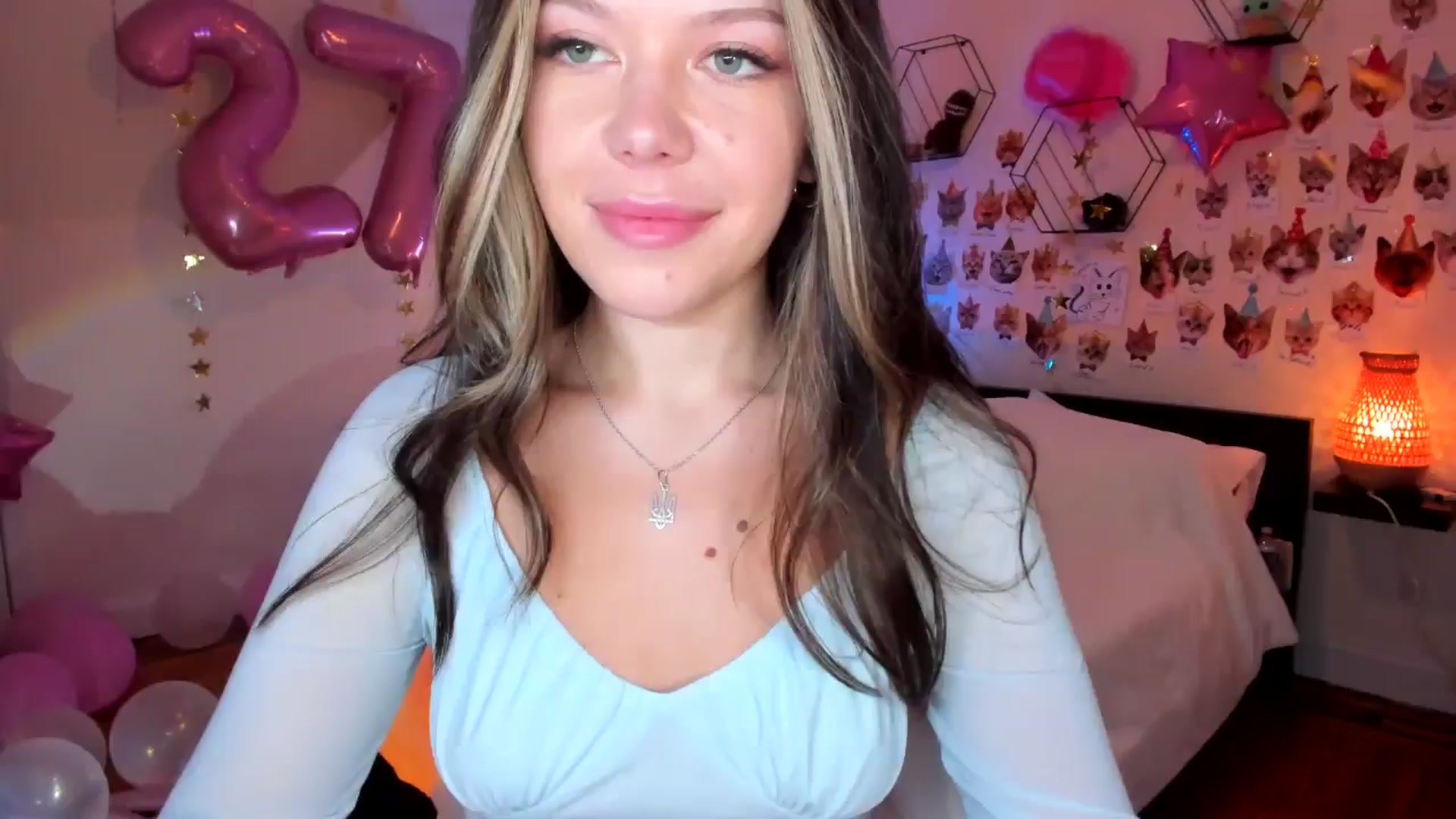 Gallery image thumbnail from Xmas_Baby's myfreecams stream on, 12/27/2024, 04:23 image 1 of 20