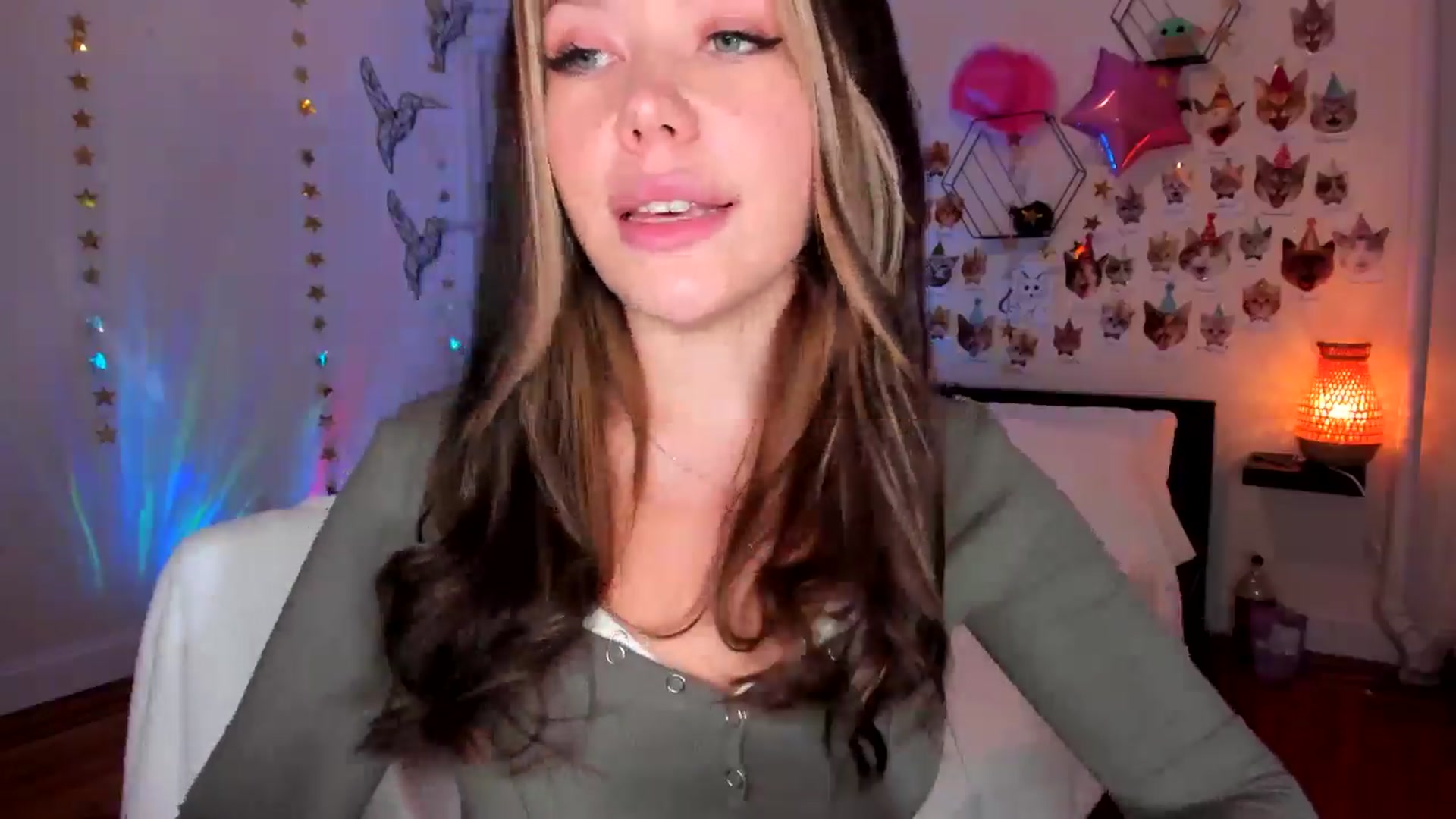 Gallery image thumbnail from Xmas_Baby's myfreecams stream on, 01/05/2025, 05:23 image 4 of 20