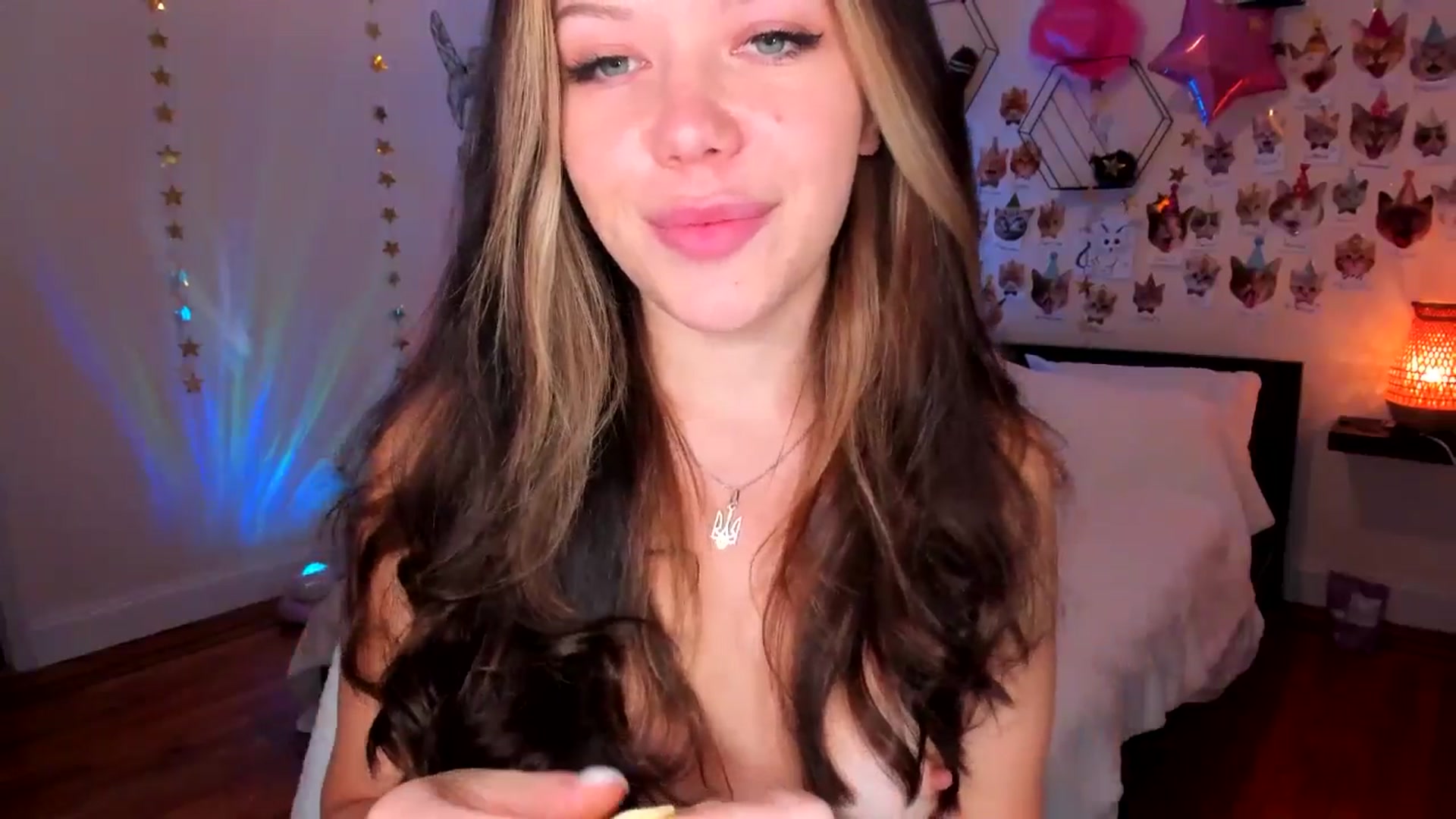 Gallery image thumbnail from Xmas_Baby's myfreecams stream on, 01/05/2025, 05:23 image 20 of 20