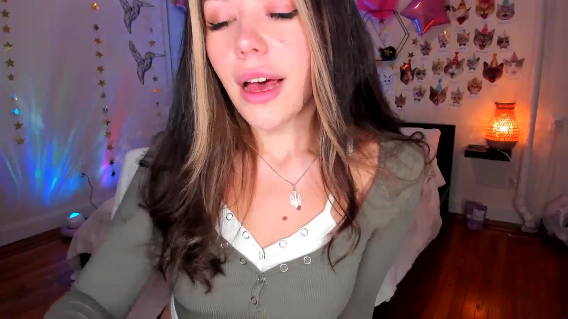 Gallery image thumbnail from Xmas_Baby's myfreecams stream on, 01/05/2025, 05:23 image 6 of 20