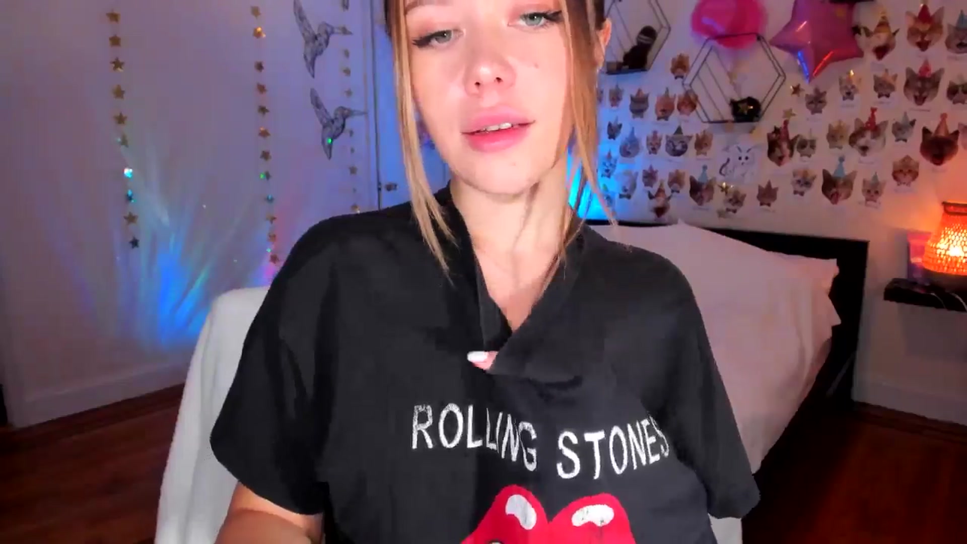 Gallery image thumbnail from Xmas_Baby's myfreecams stream on, 01/06/2025, 06:54 image 5 of 20