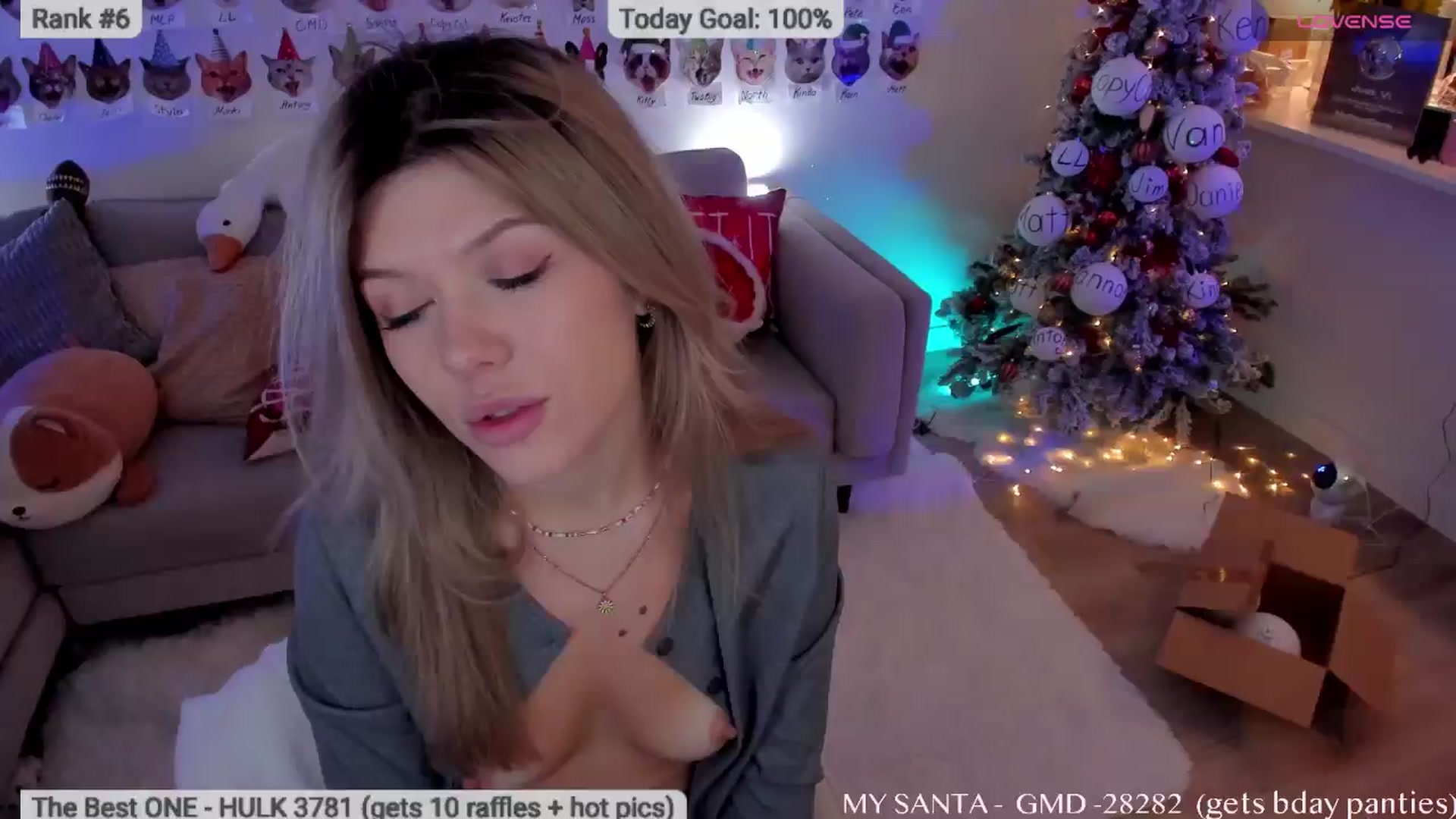 Gallery image thumbnail from Xmas_Baby's myfreecams stream on, 12/23/2025, 12:00 image 19 of 20
