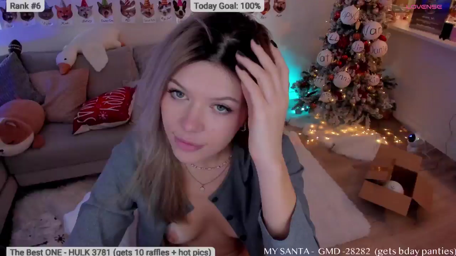 Gallery image thumbnail from Xmas_Baby's myfreecams stream on, 12/23/2025, 12:00 image 17 of 20