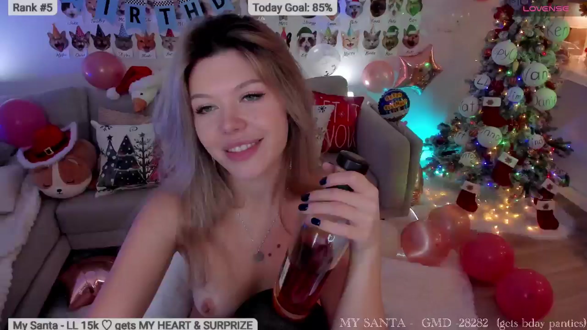 Gallery image thumbnail from Xmas_Baby's myfreecams stream on, 12/26/2025, 02:46 image 16 of 20