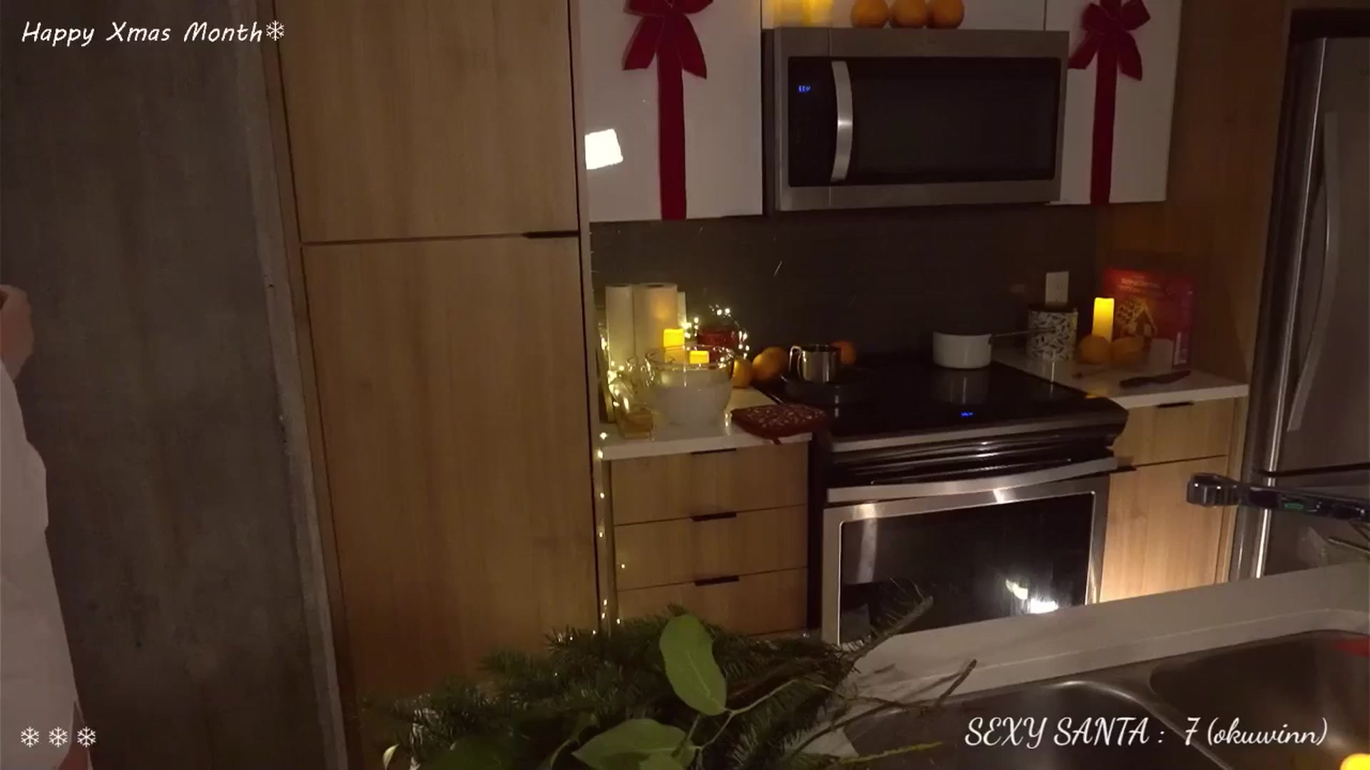 Gallery image thumbnail from Xmas_Issa's myfreecams stream on, 12/21/2024, 24:00 image 3 of 20