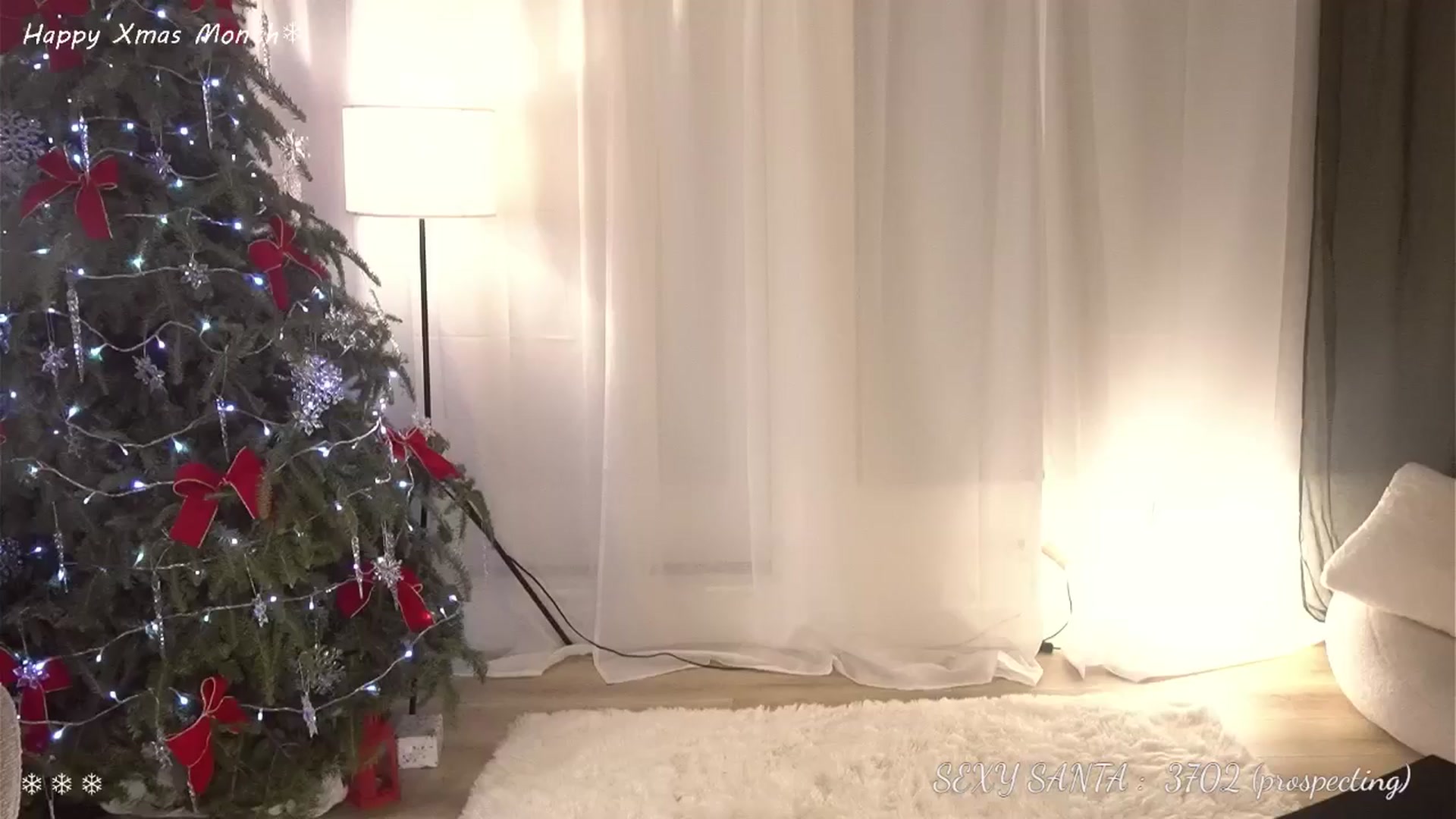 Gallery image thumbnail from Xmas_Issa's myfreecams stream on, 12/21/2024, 03:47 image 18 of 20