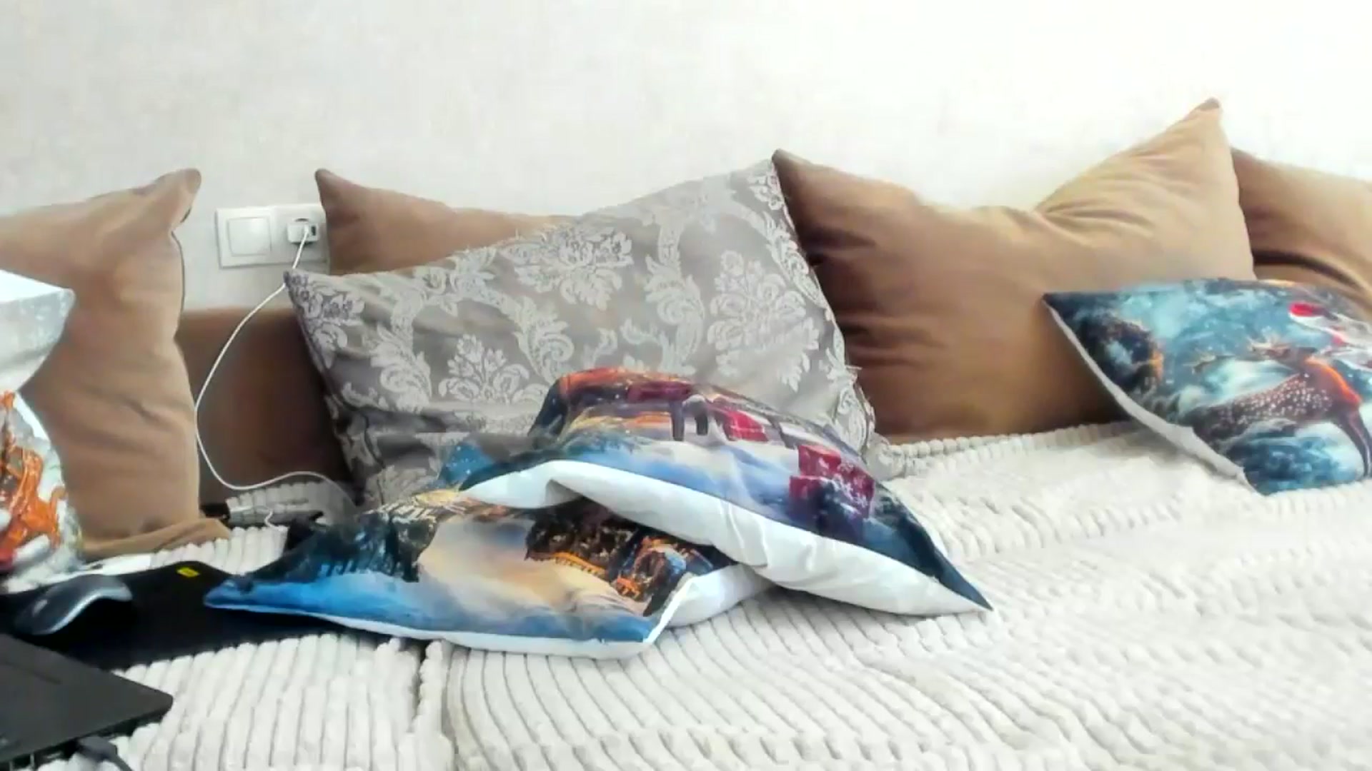 Gallery image thumbnail from Xmas_Lady_'s myfreecams stream on, 12/31/2024, 12:25 image 4 of 20