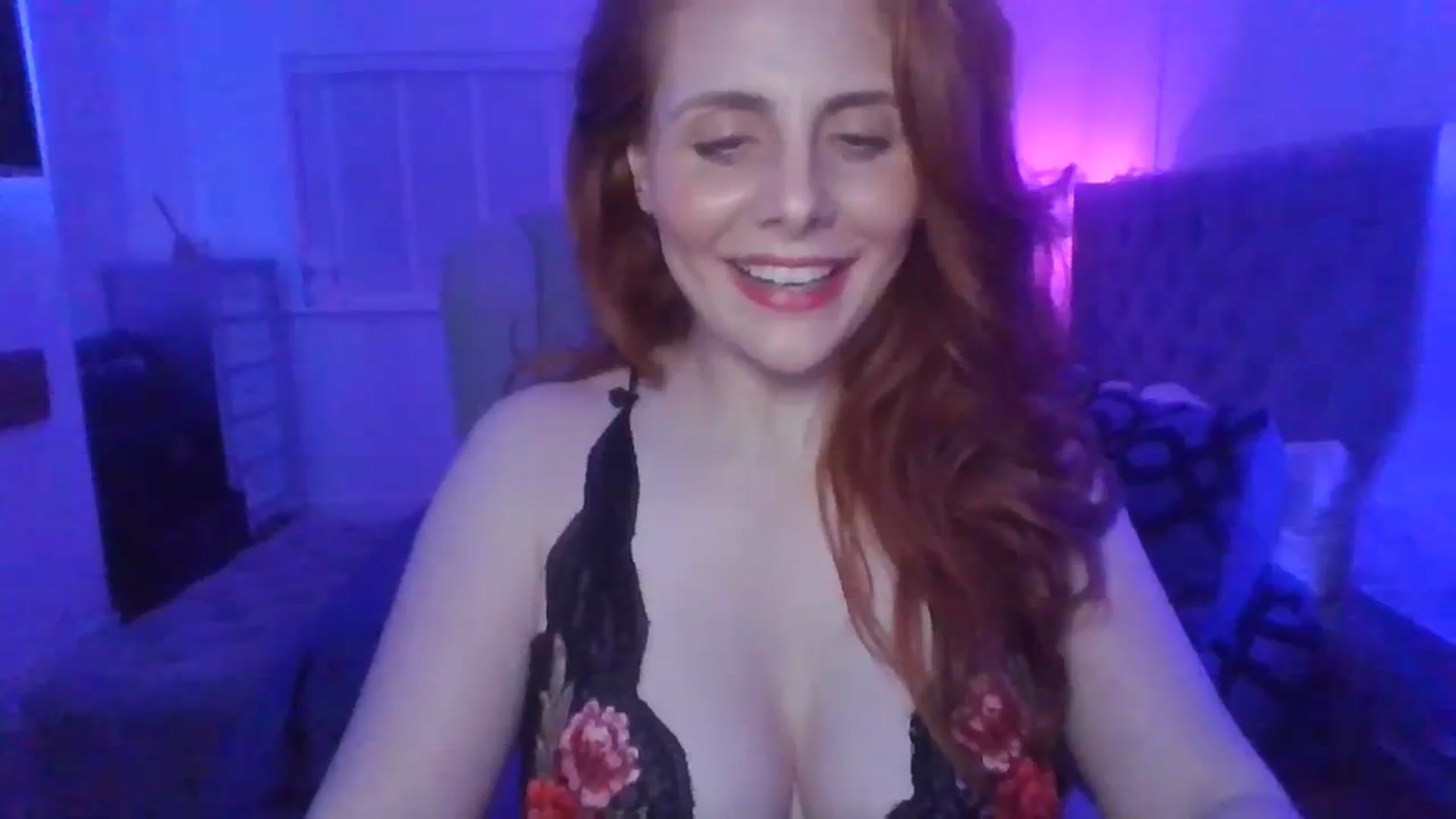 Gallery image thumbnail from Xmiss_amberx's myfreecams stream on, 11/15/2023, 21:08 image 14 of 20