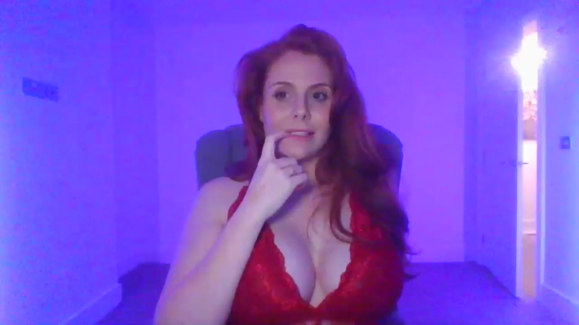 Gallery image thumbnail from Xmiss_amberx's myfreecams stream on, 03/17/2024, 22:02 image 14 of 20