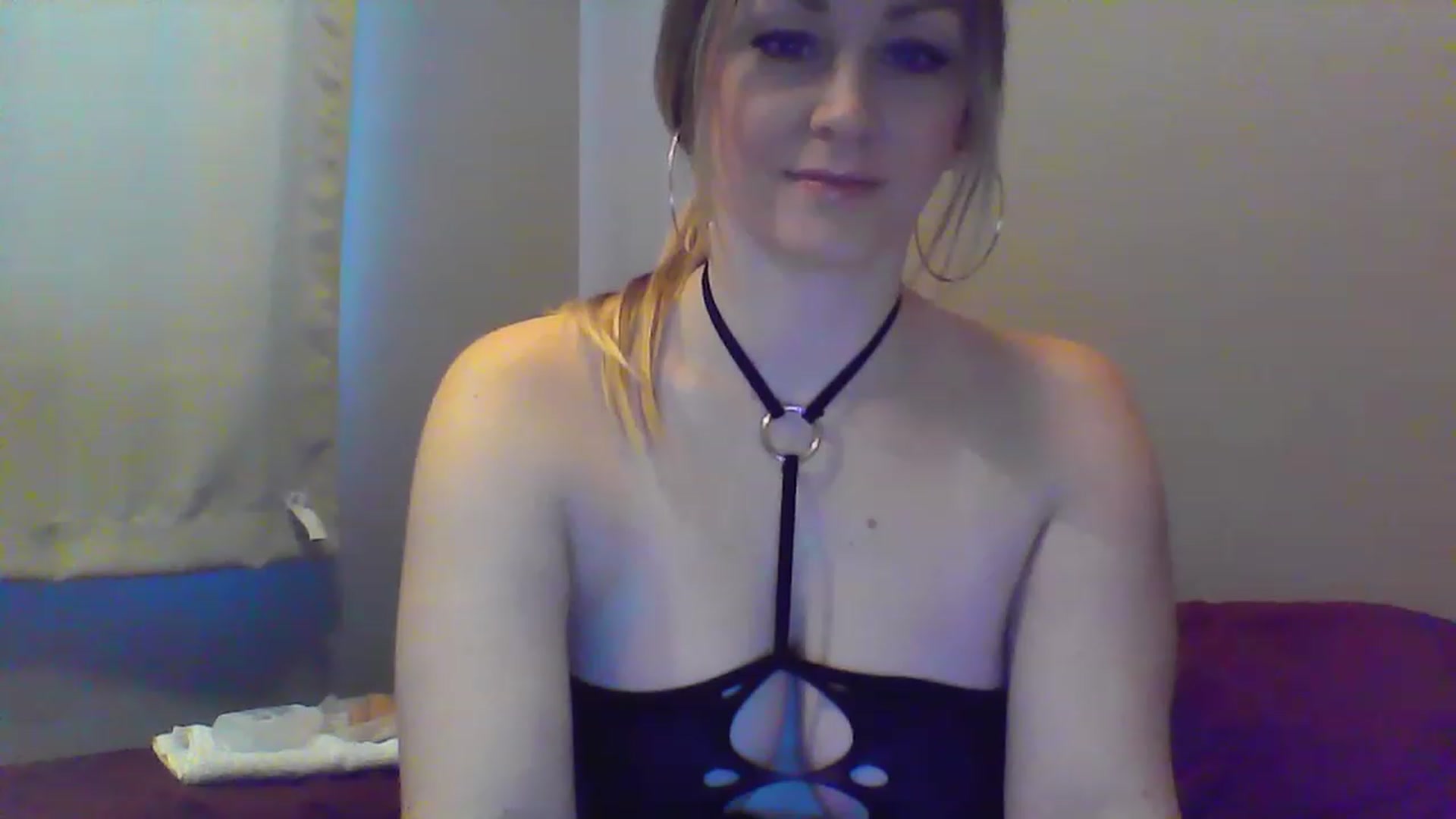 Gallery image thumbnail from XoTiff's myfreecams stream on, 01/25/2023, 16:38 image 6 of 20