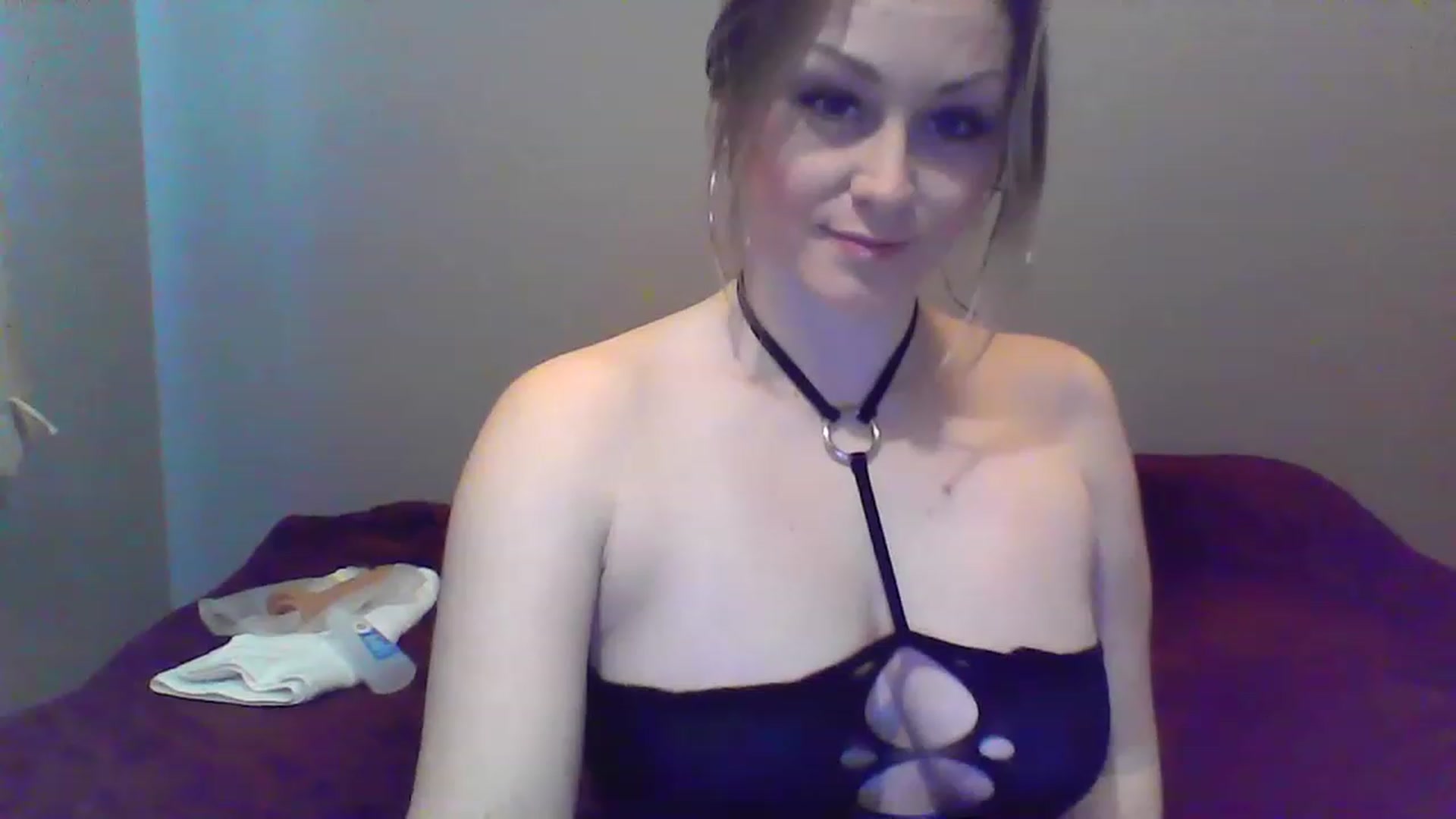 Gallery image thumbnail from XoTiff's myfreecams stream on, 01/25/2023, 16:38 image 15 of 20