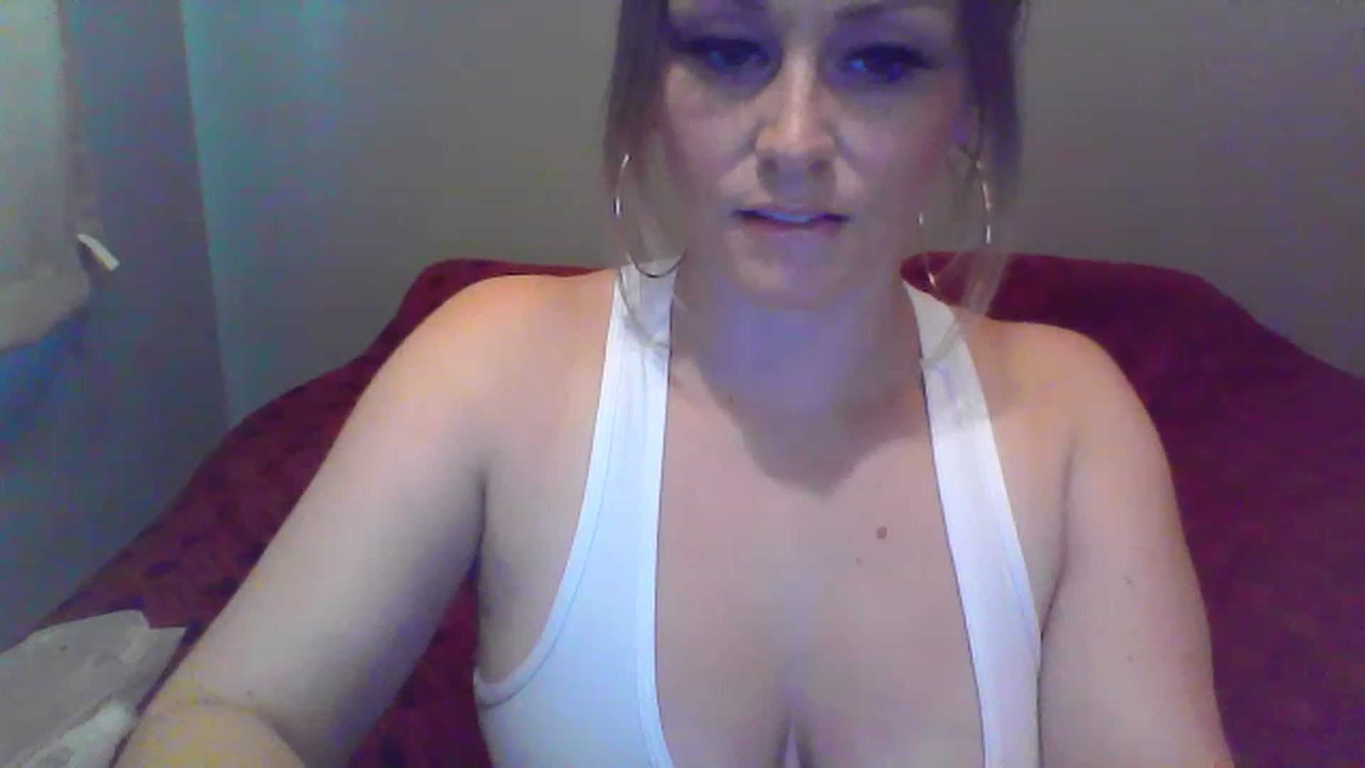 Gallery image thumbnail from XoTiff's myfreecams stream on, 05/31/2023, 16:51 image 15 of 20