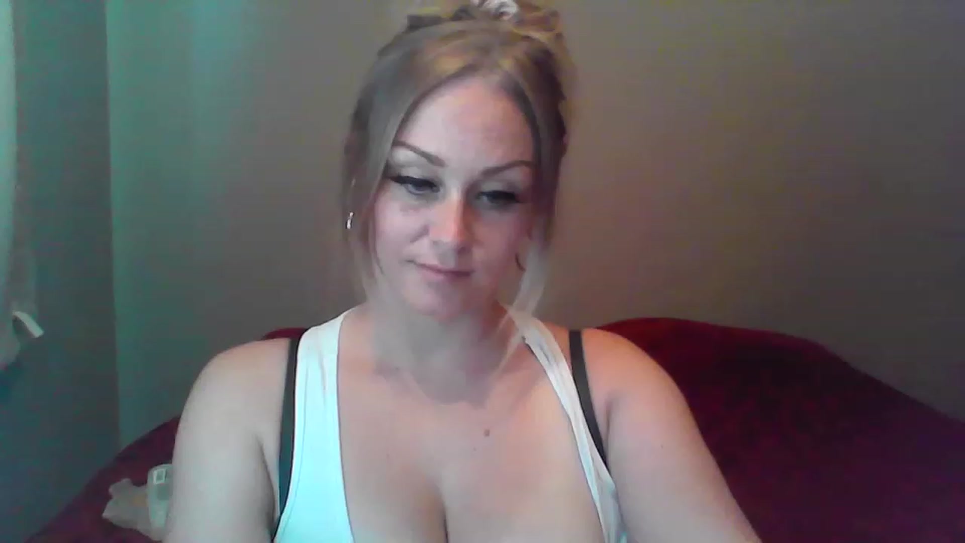 Gallery image thumbnail from XoTiff's myfreecams stream on, 05/31/2023, 16:51 image 6 of 20