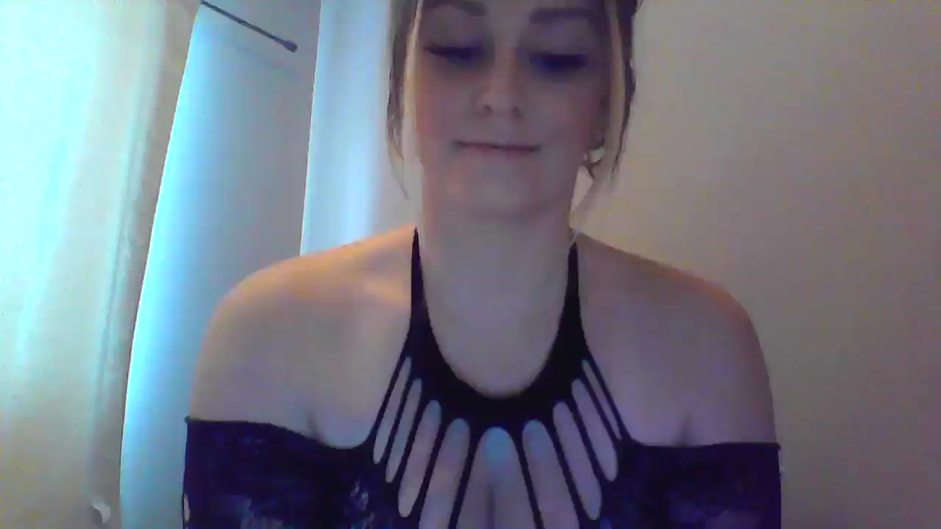 Gallery image thumbnail from XoTiff's myfreecams stream on, 02/25/2025, 19:17 image 15 of 20