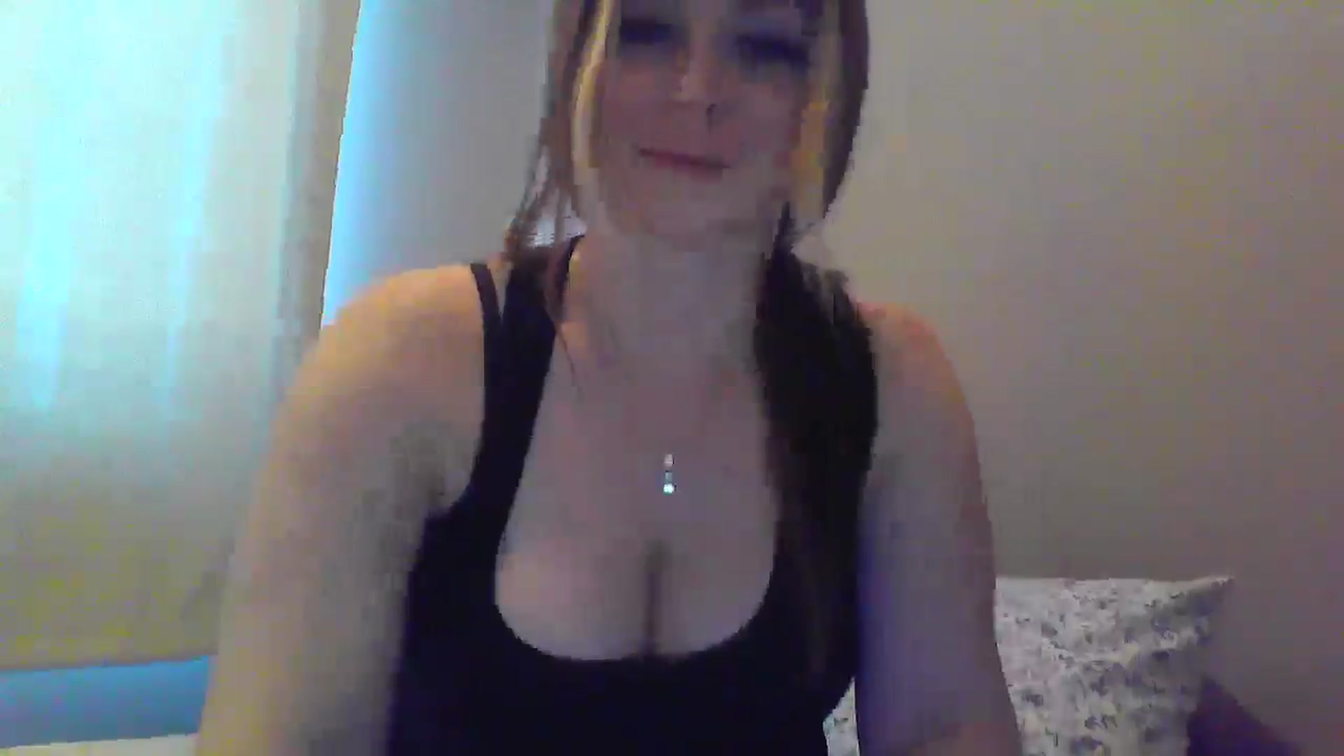 Gallery image thumbnail from XoTiff's myfreecams stream on, 03/05/2025, 17:20 image 13 of 20