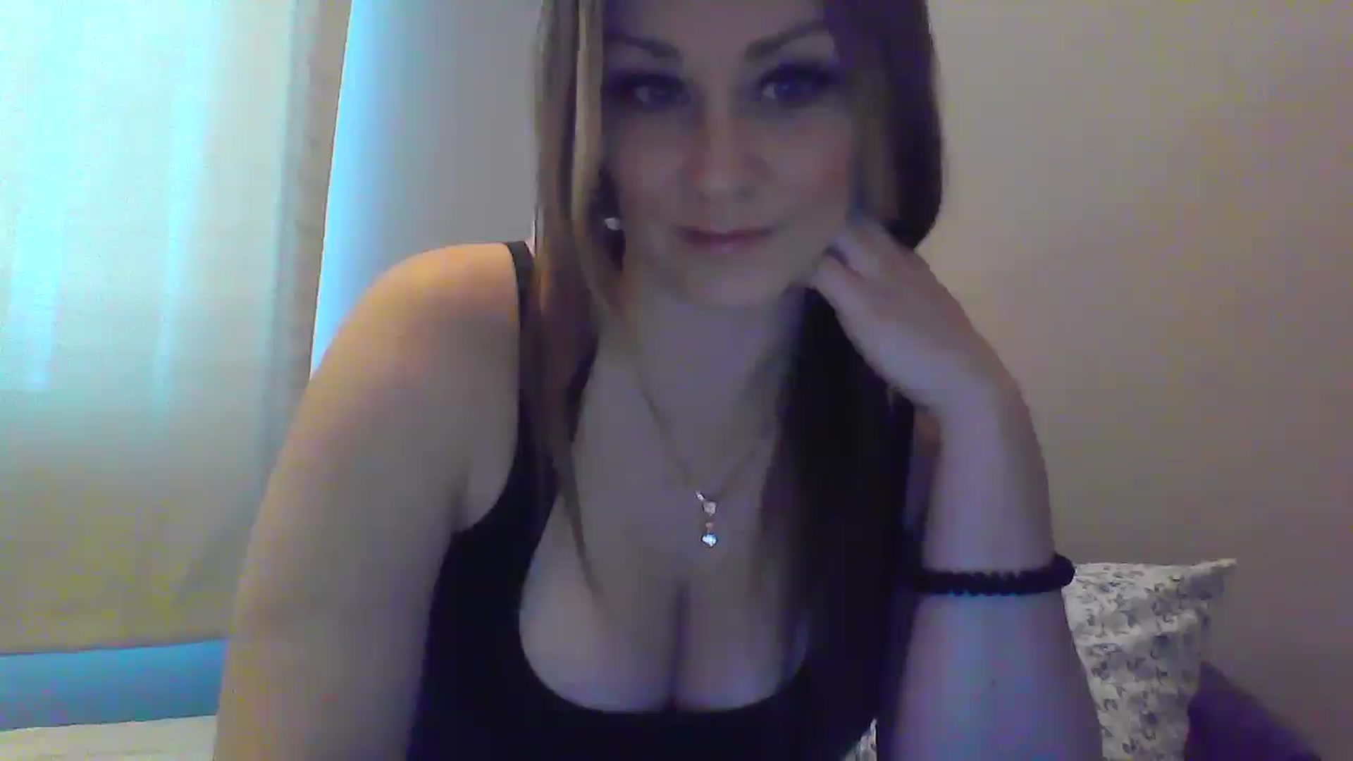 Gallery image thumbnail from XoTiff's myfreecams stream on, 03/05/2025, 17:20 image 17 of 20