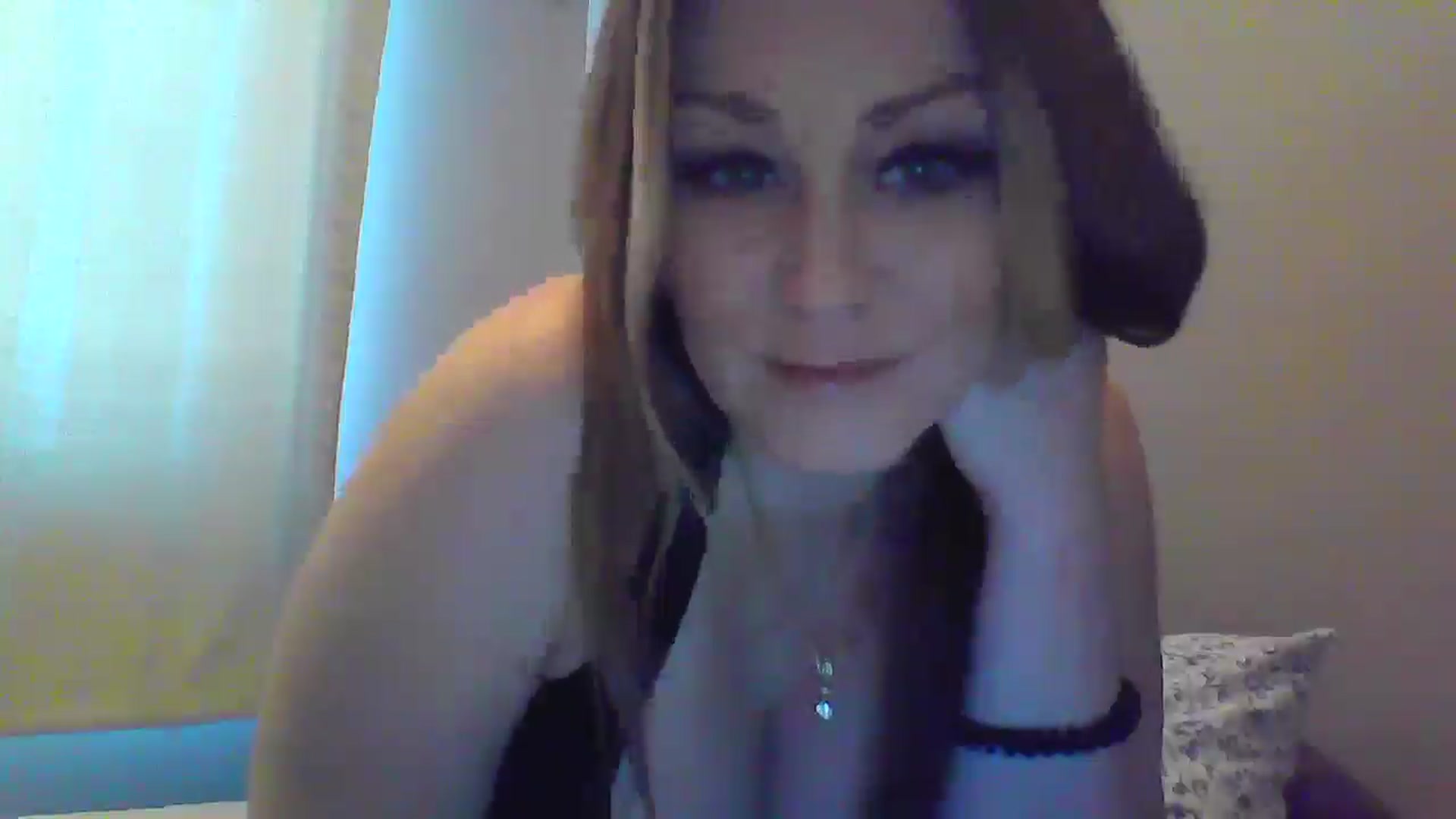 Gallery image thumbnail from XoTiff's myfreecams stream on, 03/05/2025, 17:20 image 16 of 20