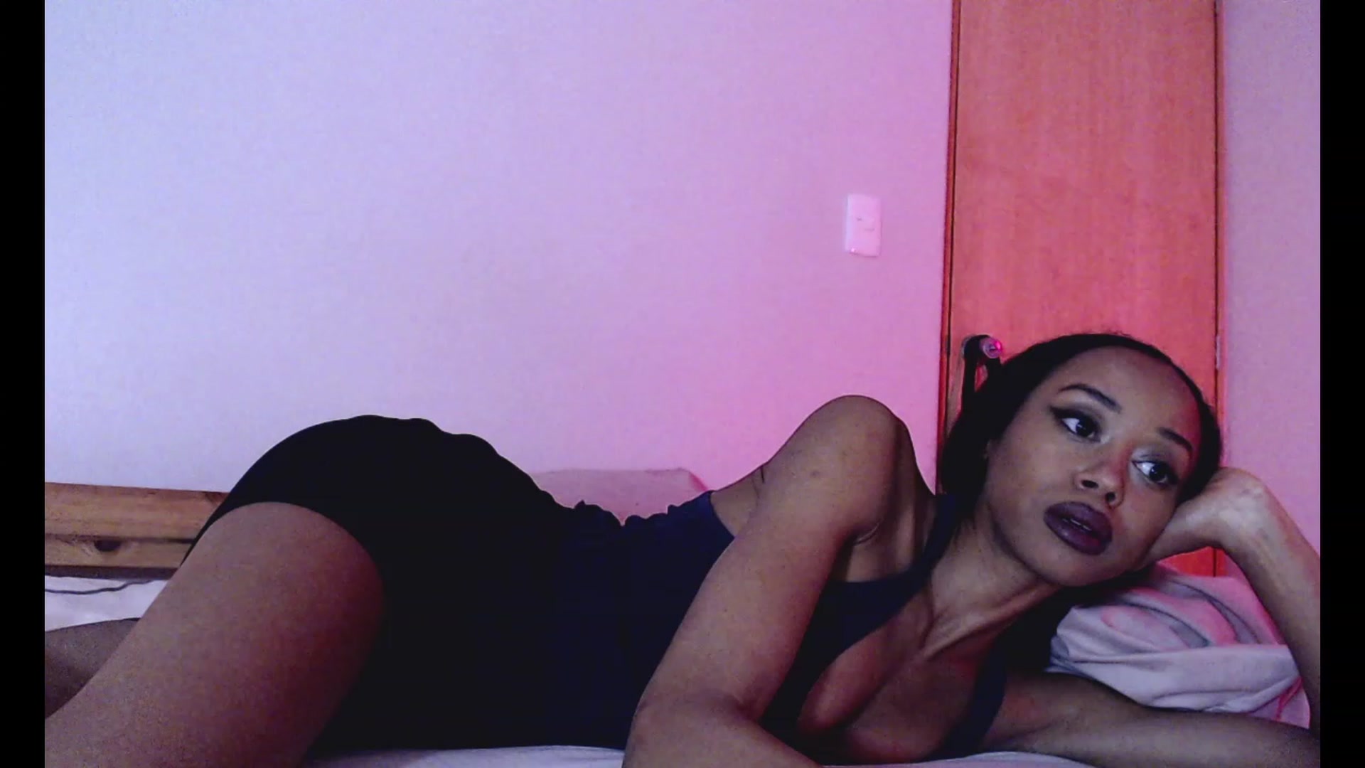 Gallery image thumbnail from Xo_Coquette's myfreecams stream on, 11/24/2022, 08:48 image 17 of 20
