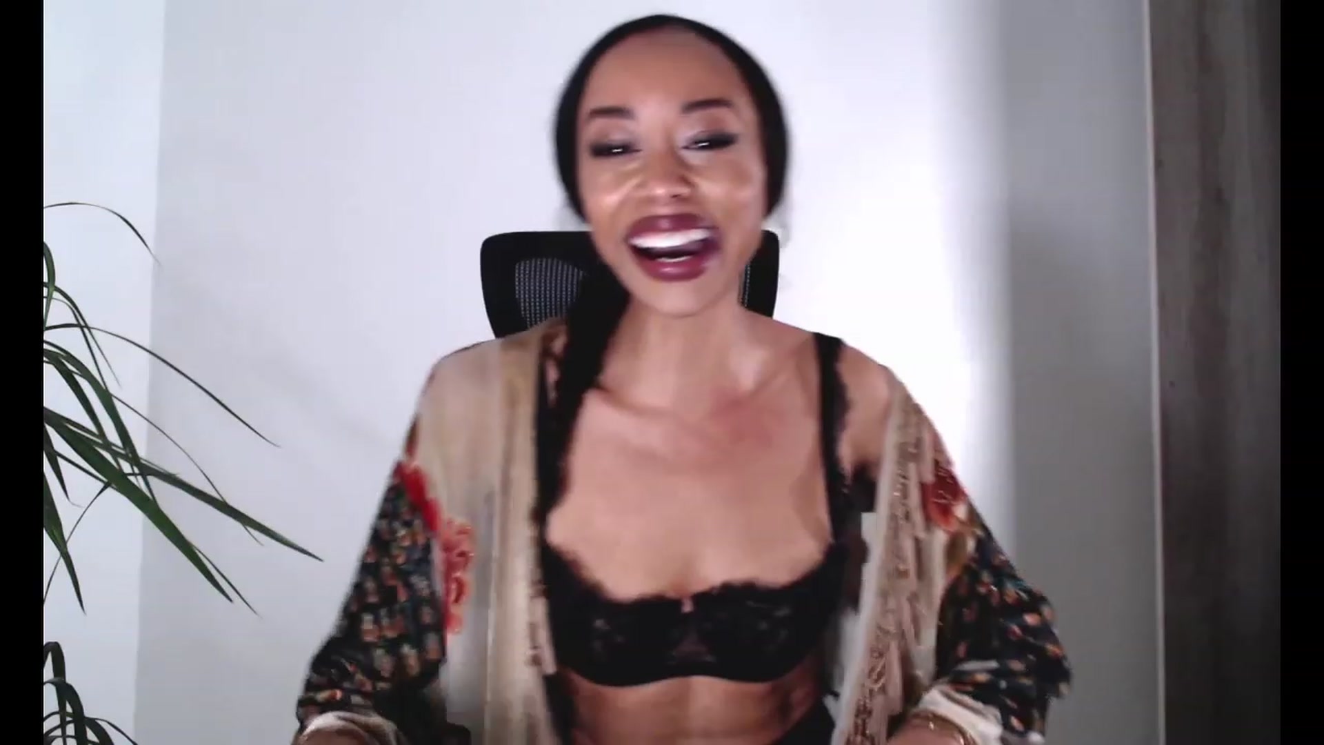 Gallery image thumbnail from Xo_Coquette's myfreecams stream on, 11/29/2022, 01:51 image 4 of 20