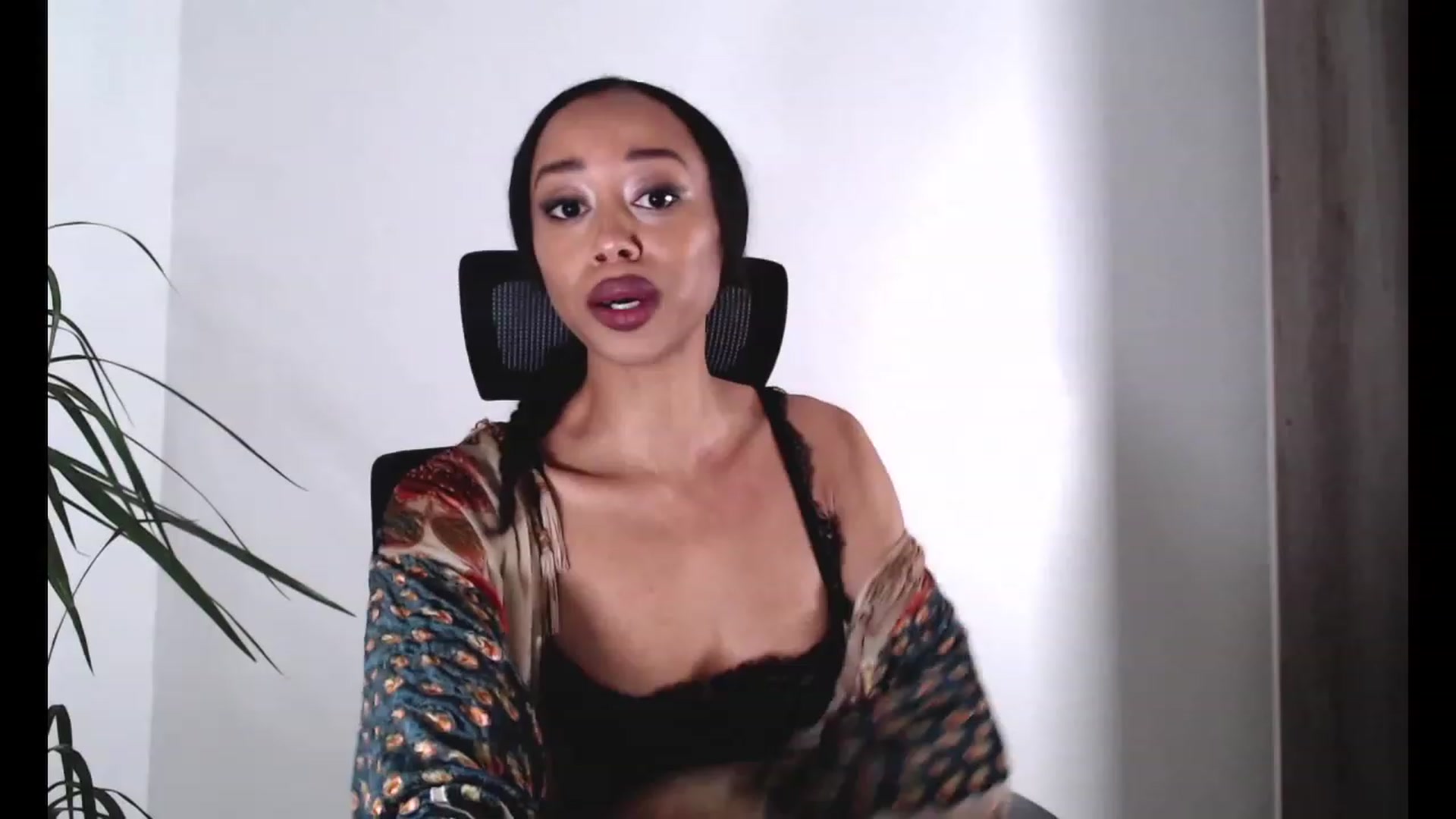 Gallery image thumbnail from Xo_Coquette's myfreecams stream on, 11/29/2022, 01:51 image 1 of 20