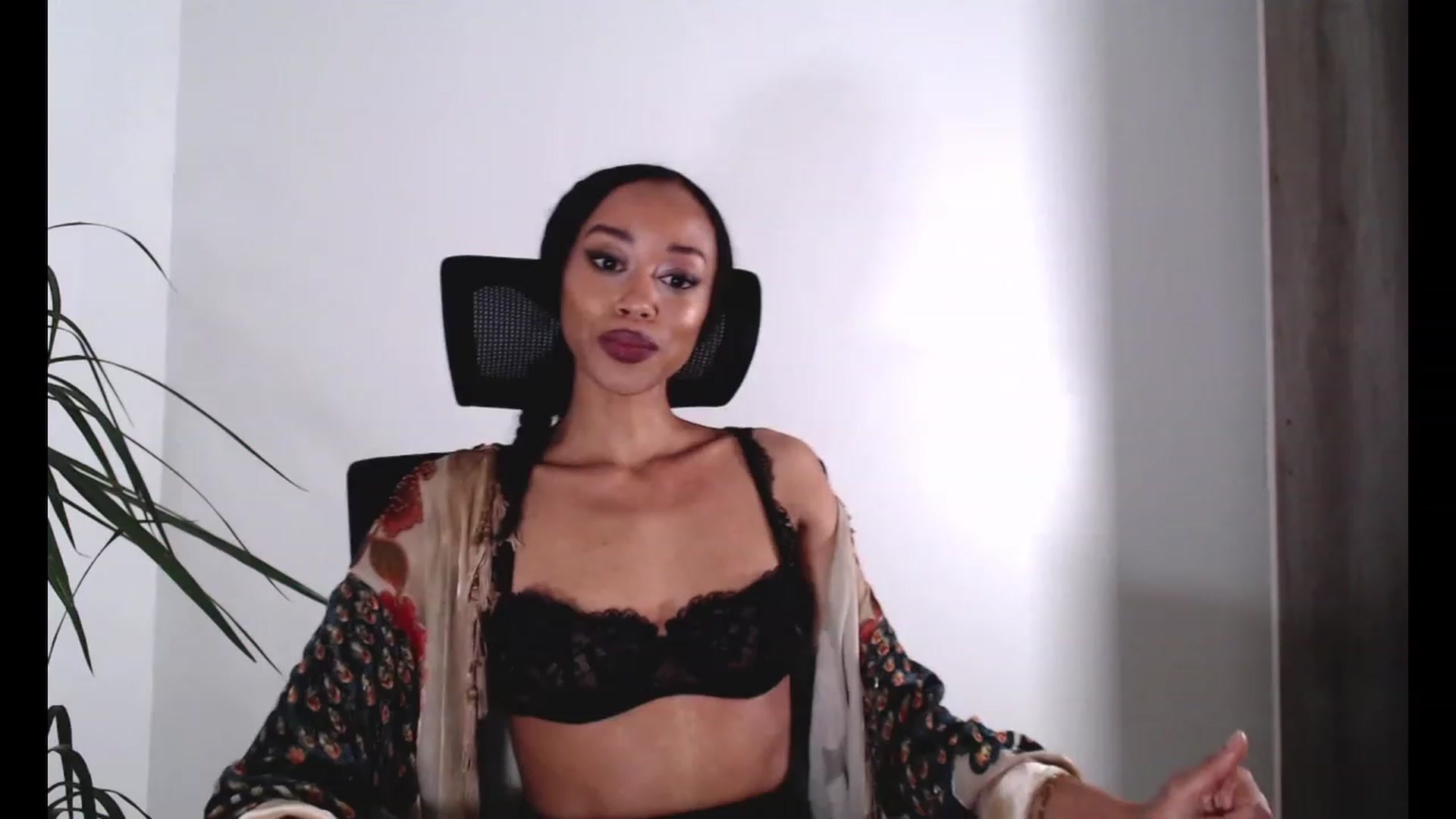Gallery image thumbnail from Xo_Coquette's myfreecams stream on, 11/29/2022, 01:51 image 2 of 20